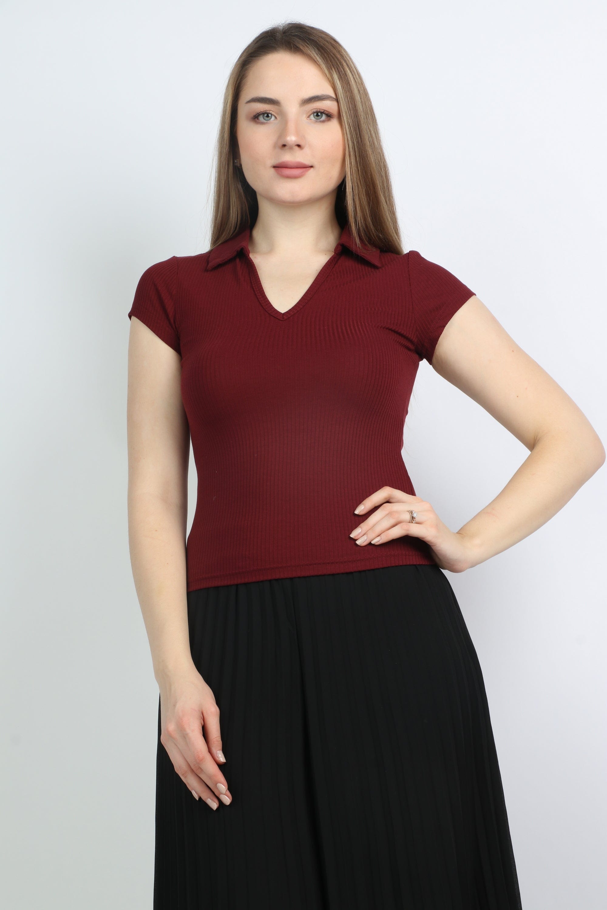 نتشي بلوزة رقبة سبعة بياقة كم قصير نسائي