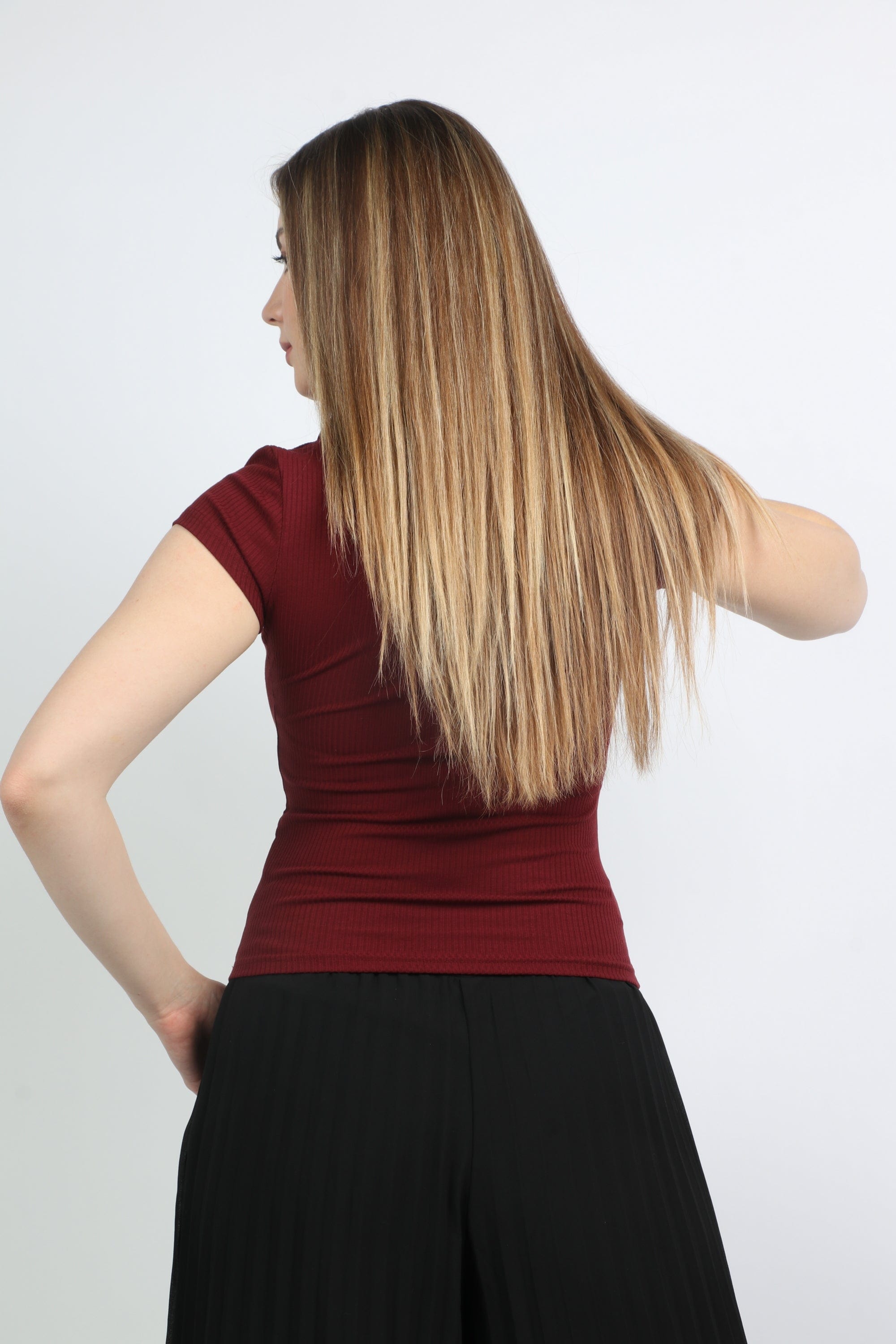 نتشي بلوزة رقبة سبعة بياقة كم قصير نسائي