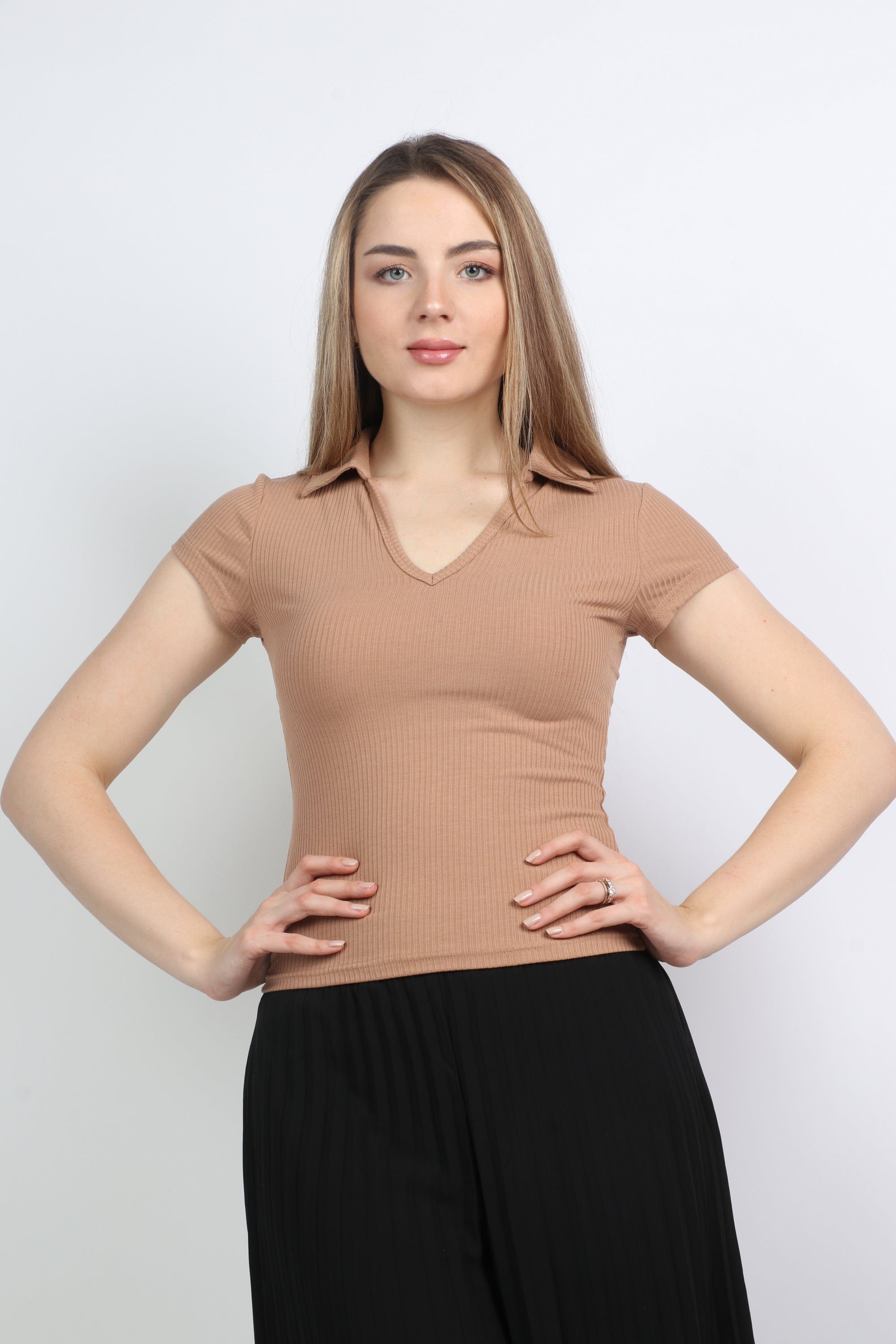 نتشي بلوزة رقبة سبعة بياقة كم قصير نسائي