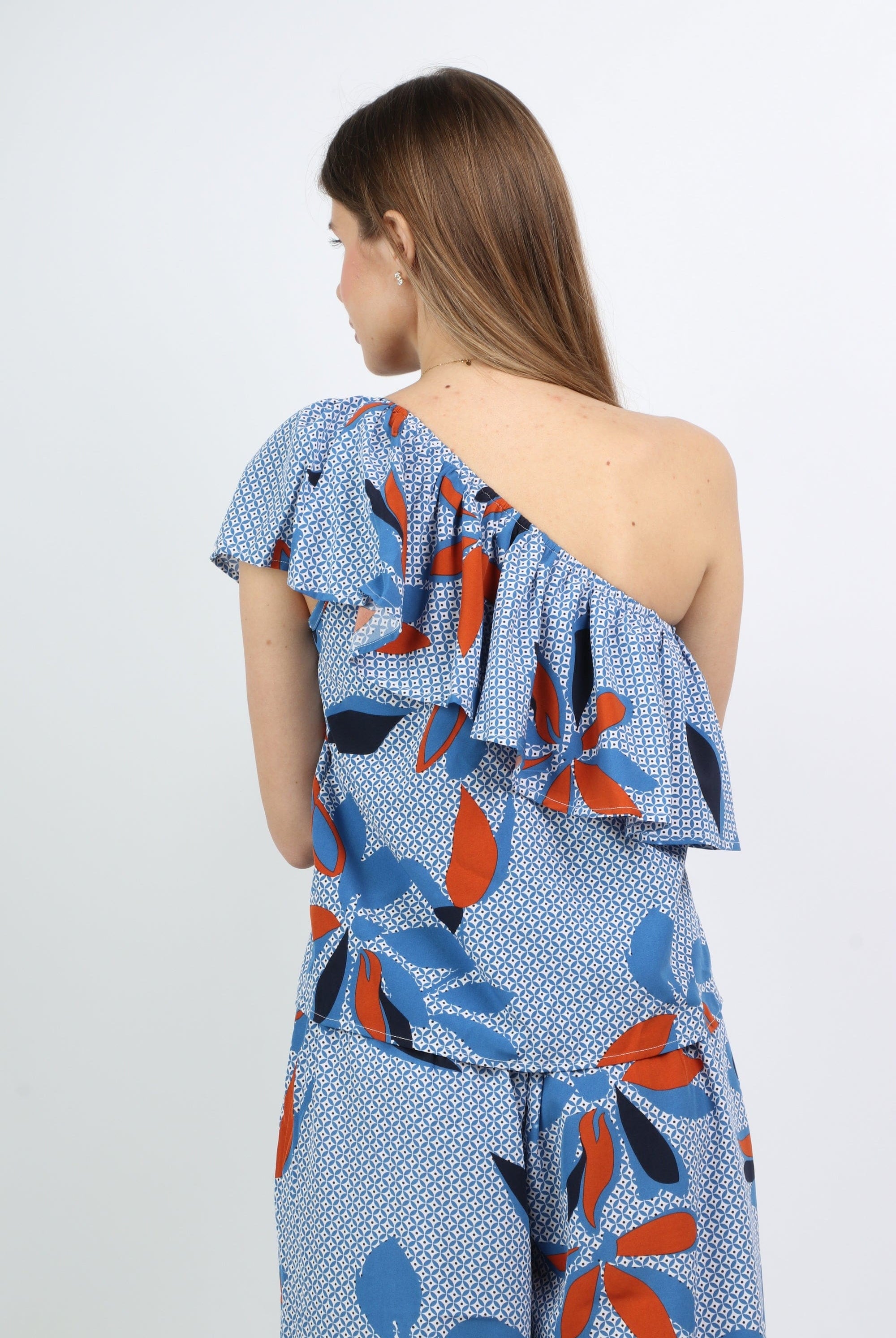 نتشي بلوزة بكتف ساقط مشجرة نسائي