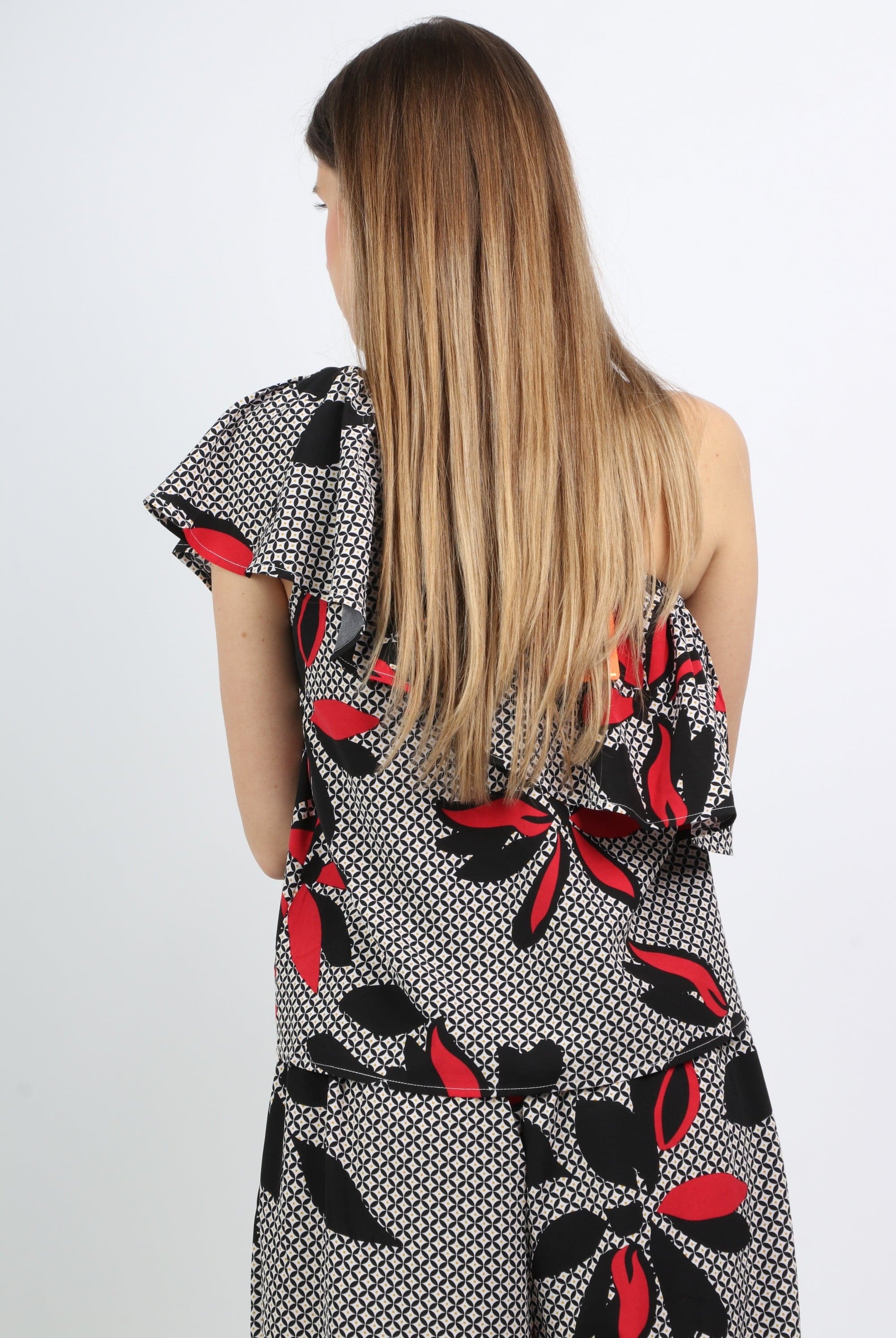 نتشي بلوزة بكتف ساقط مشجرة نسائي