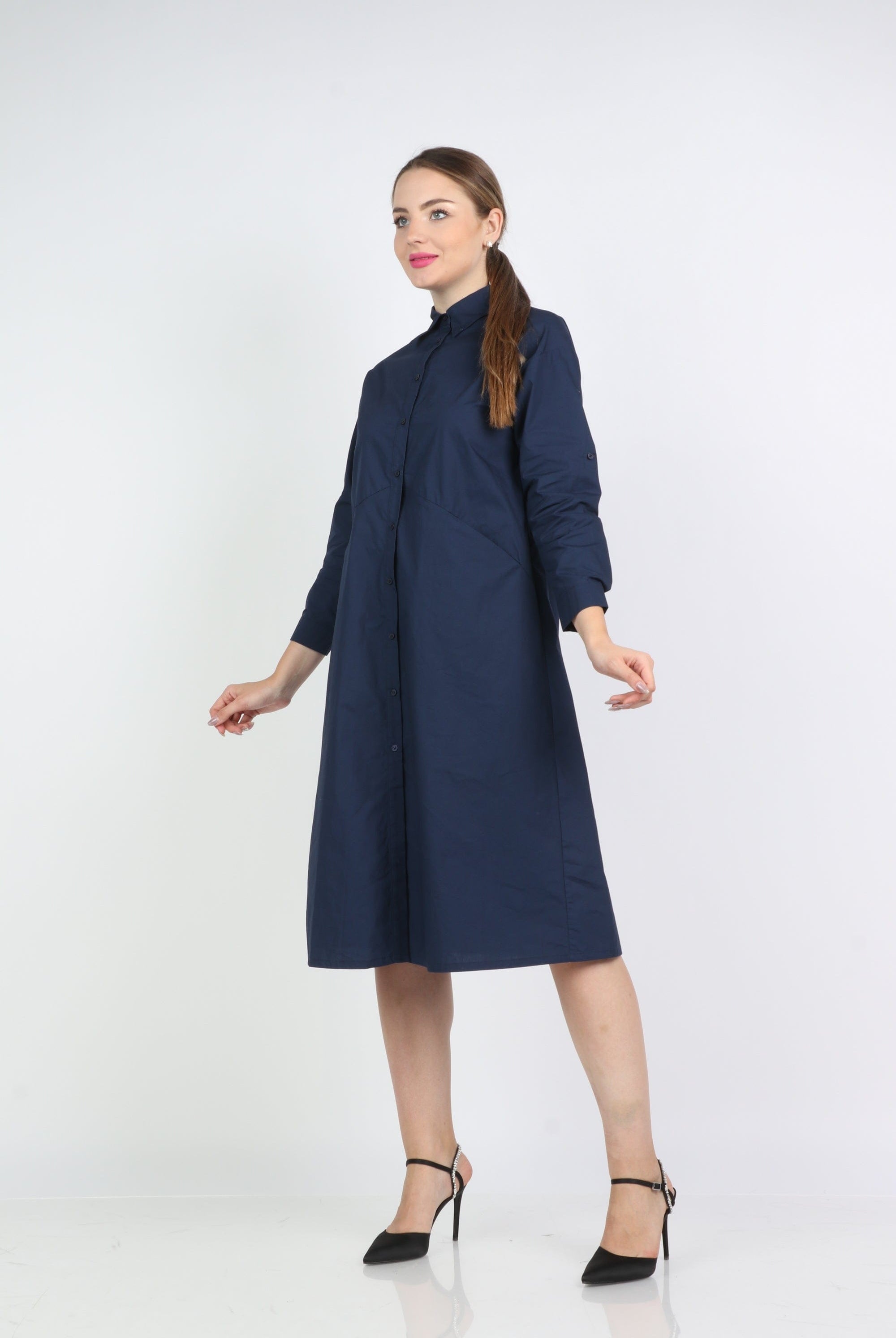 نتشي فستان ميدي بنمط قميص بجيوب بأكمام طويلة