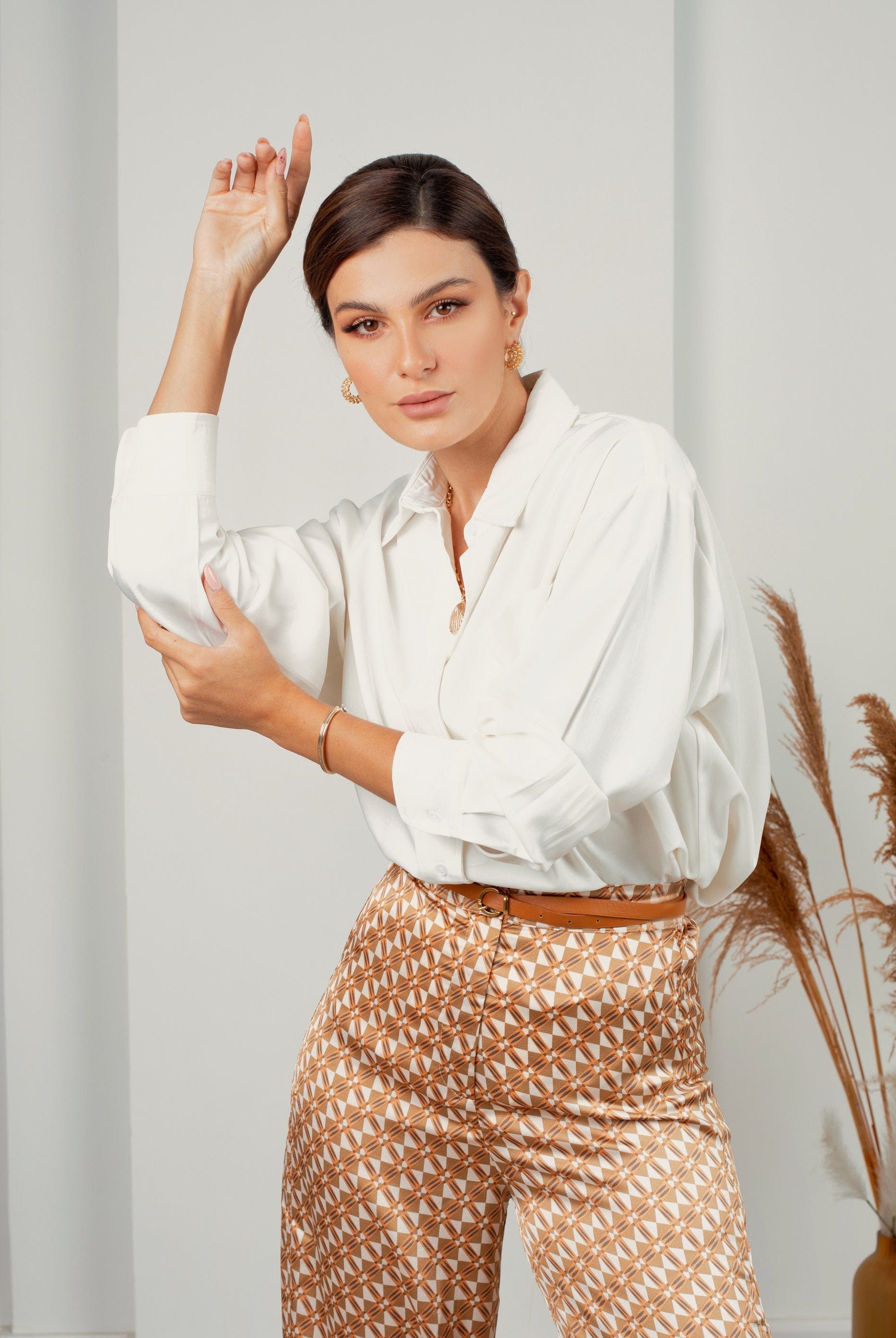 نتشي قميص كلاسيك رسمي سادة كم طويل نسائي