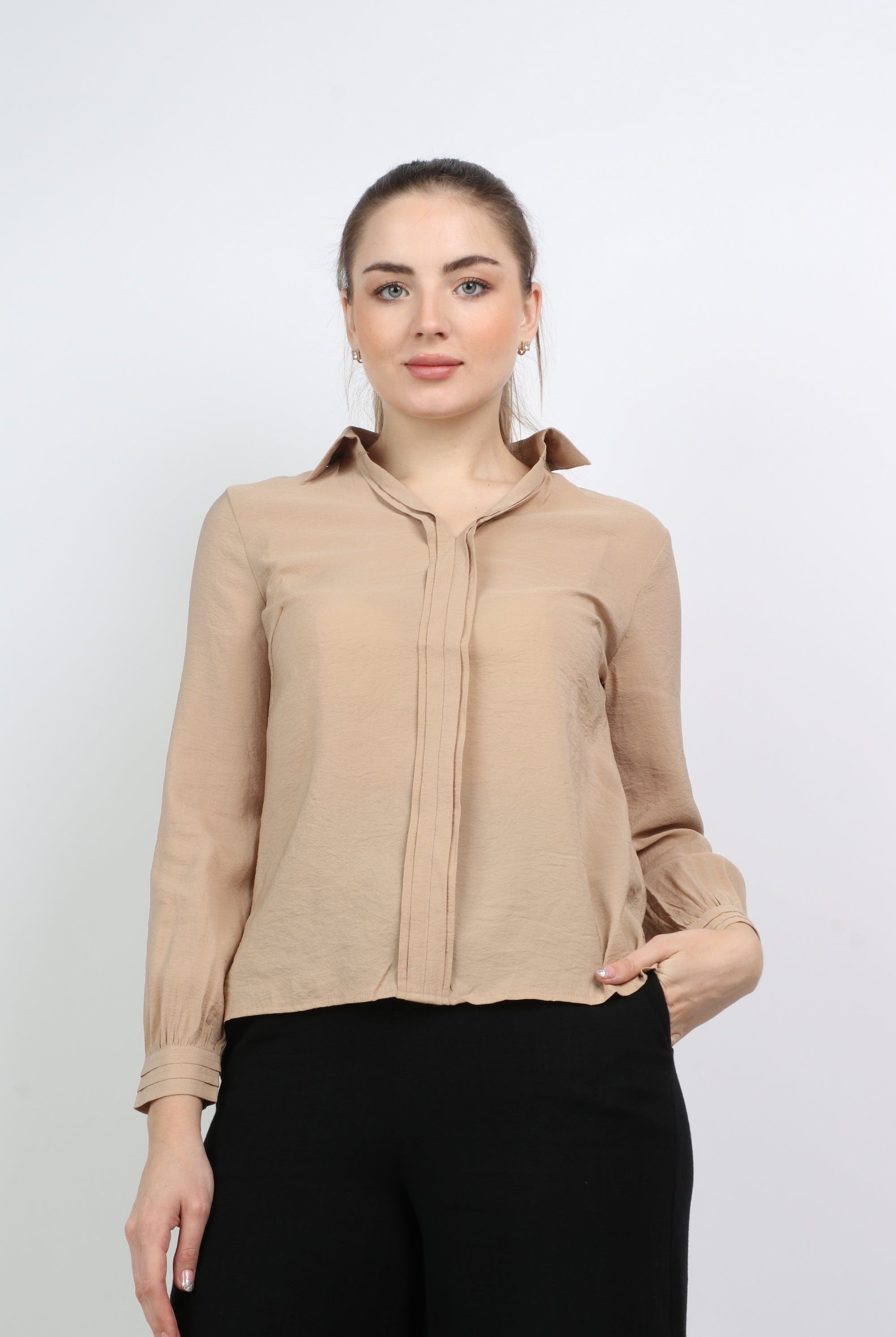 نتشي قميص كلاسيك بياقة وكم طويل نسائي