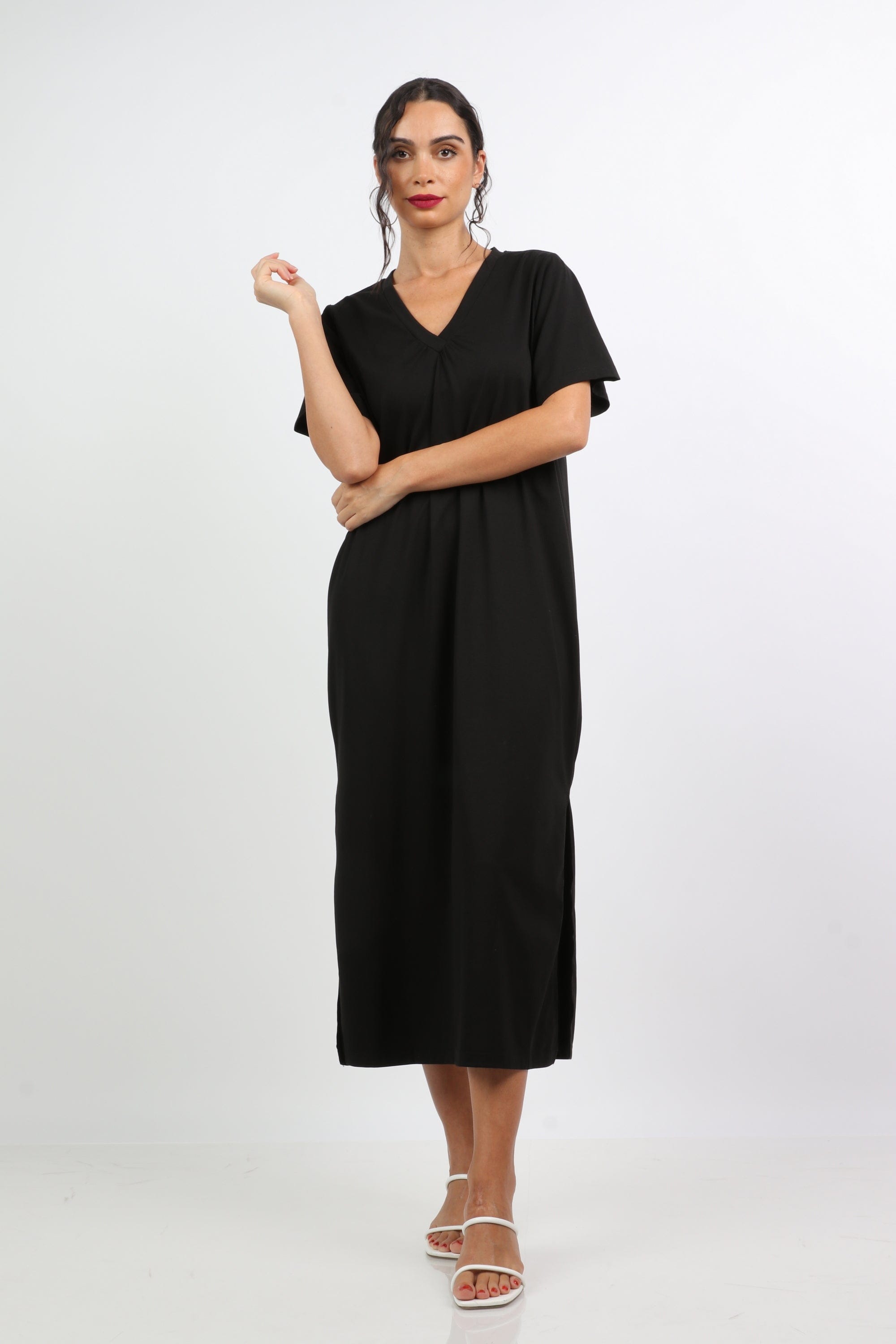 نتشي فستان ميدي سادة بفتحة من جانبين ياقة شكل V بكم قصير