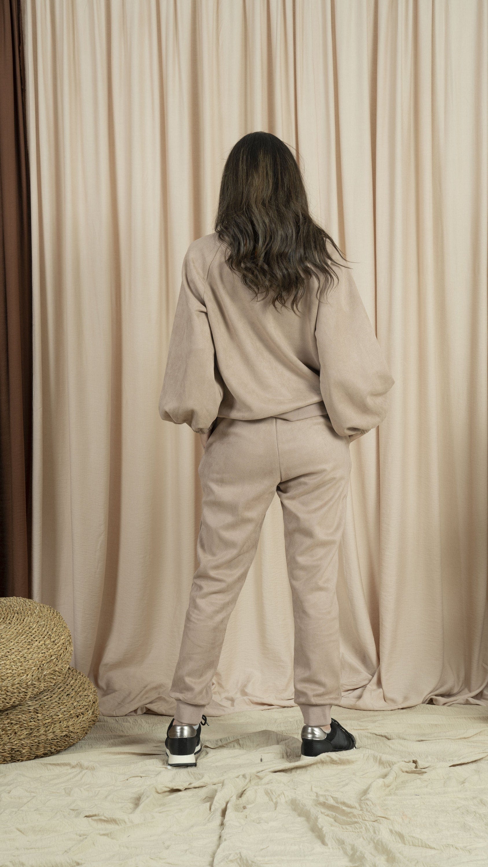 نتشي بنطلون ملتون بأستك مطاطي من الأسفل بني