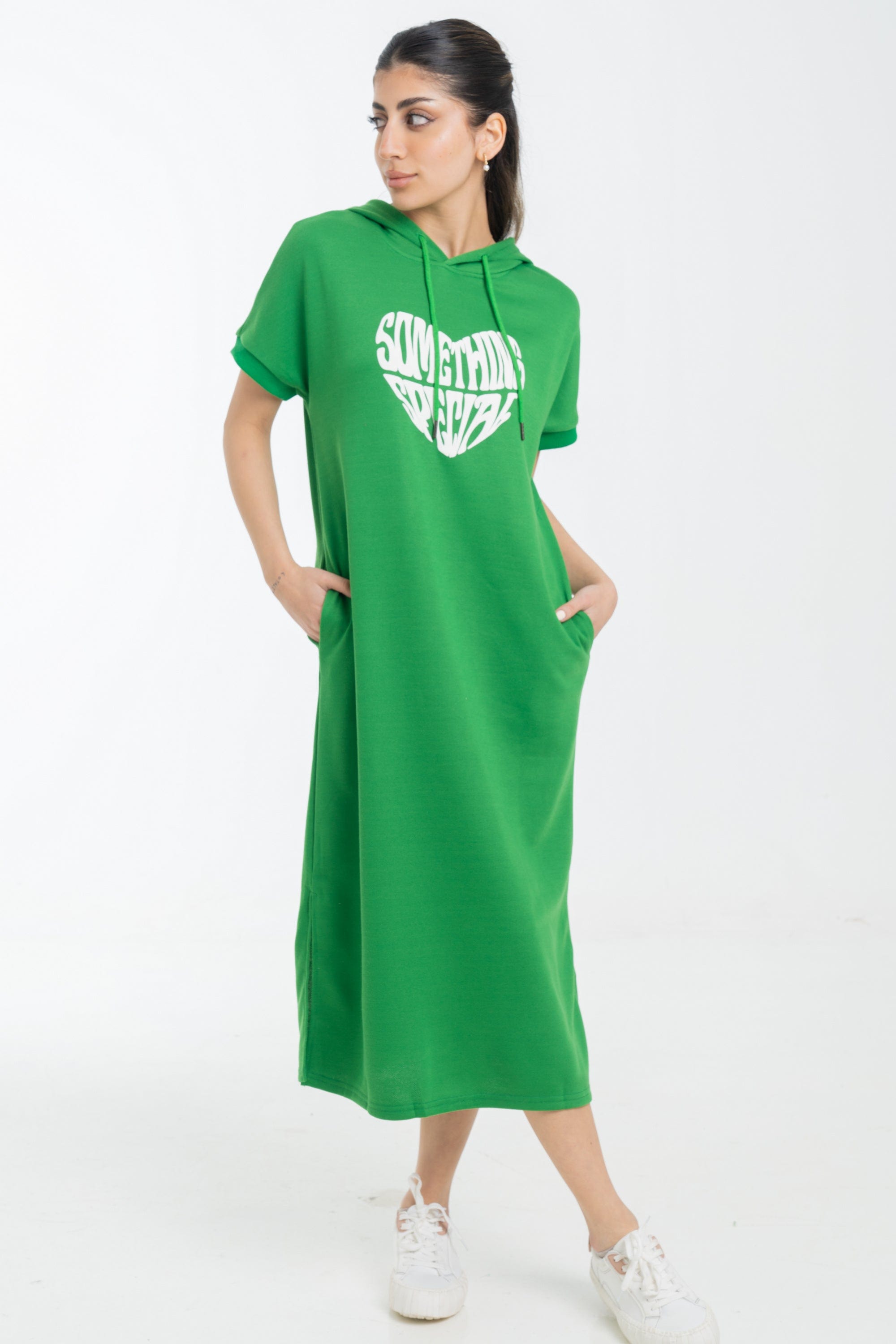 نتشي فستان ميدي بهودي وطبعة علي الصدر