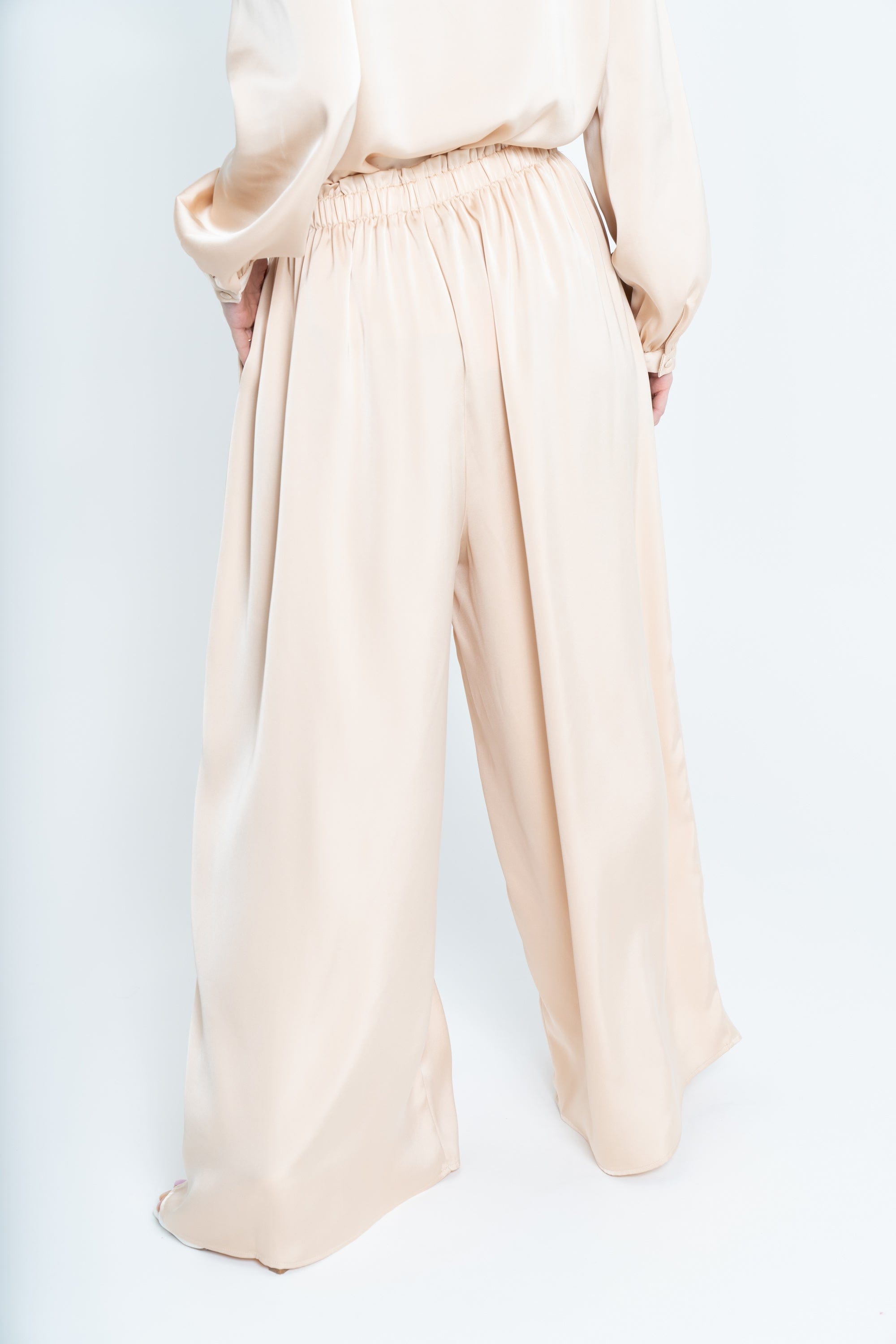 نتشي بنطلون طويل سادة واسع من أسفل نسائي