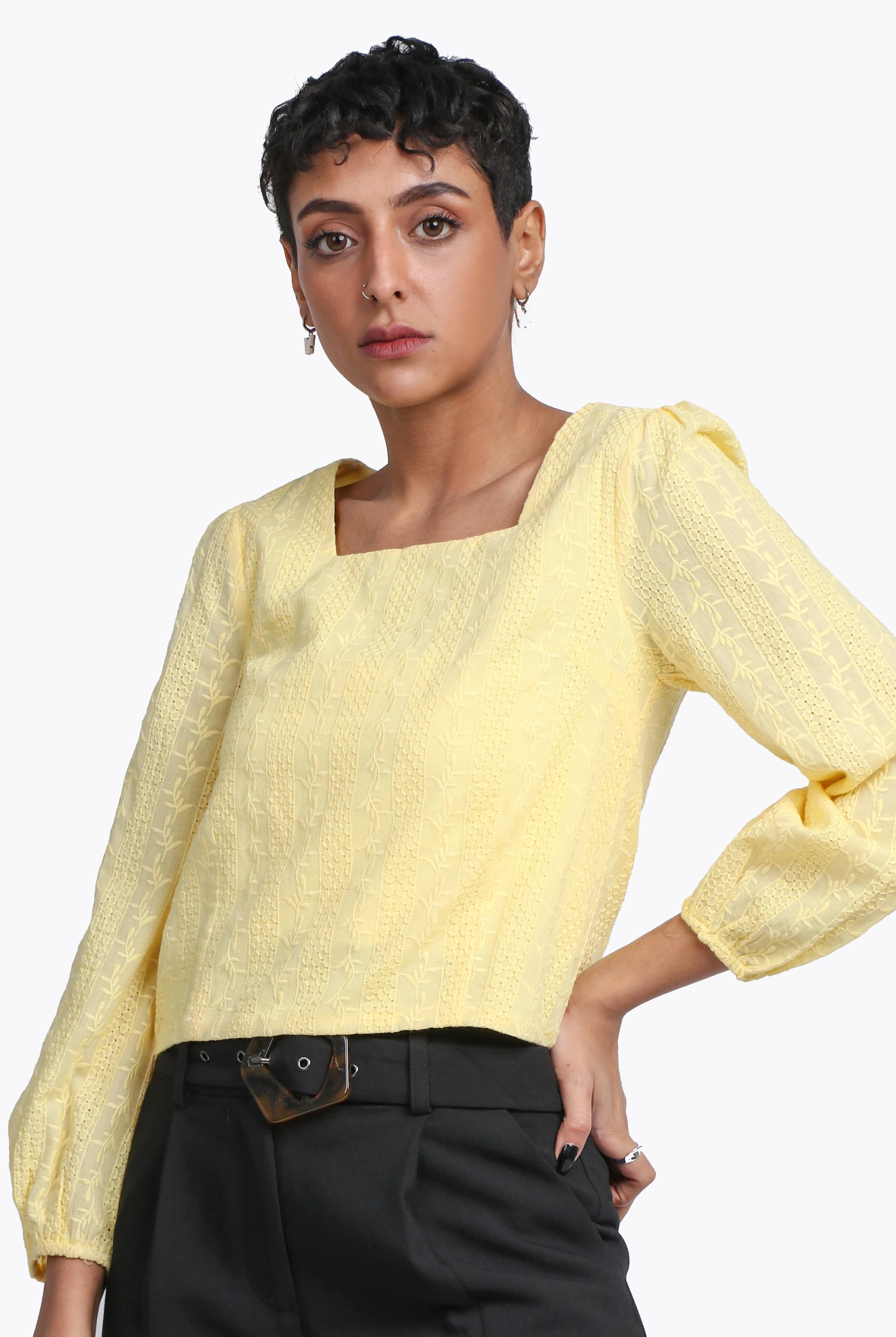 نتشي بلوزة رسمية بياقة مربعة كم طويل نسائي