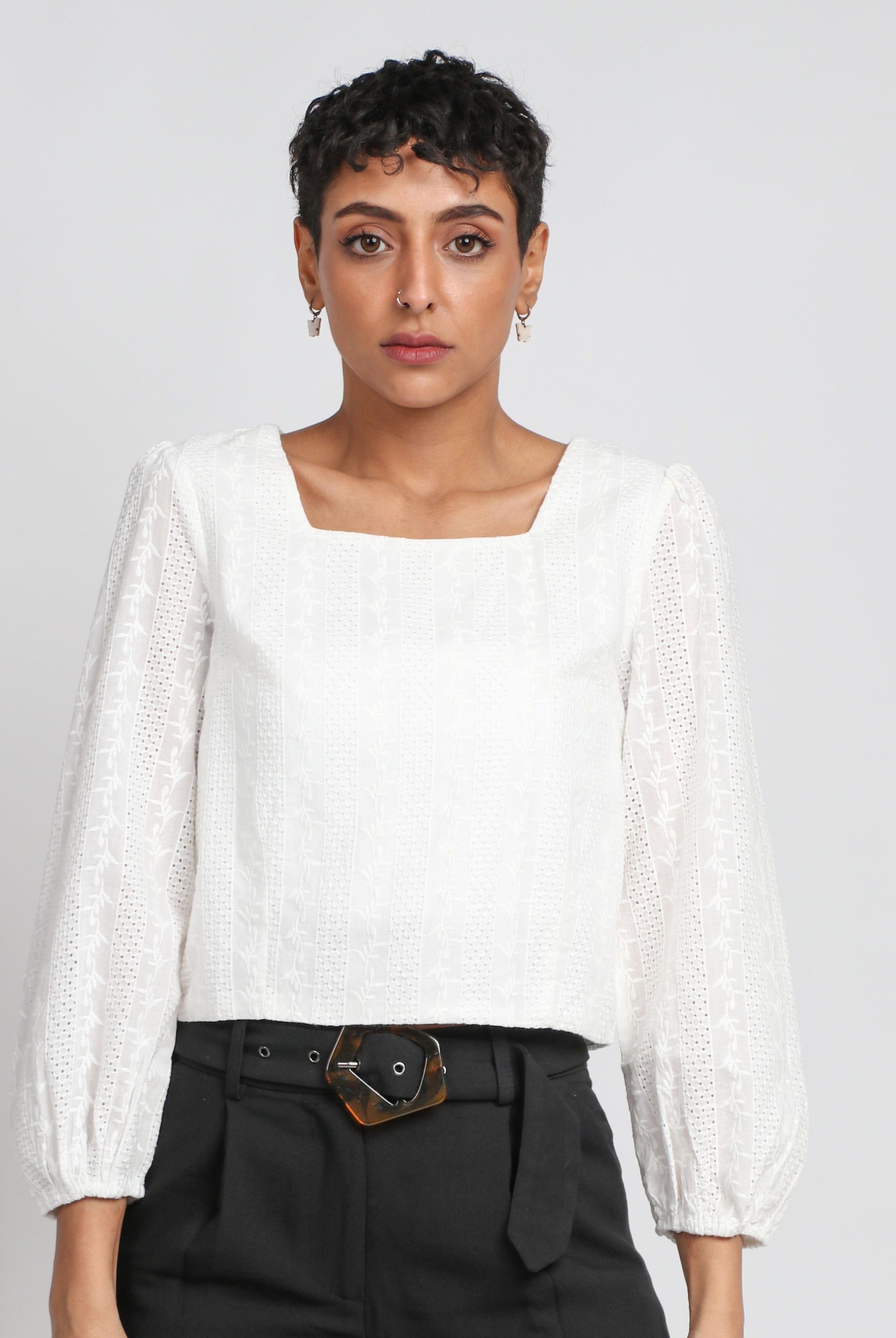 نتشي بلوزة رسمية بياقة مربعة كم طويل نسائي