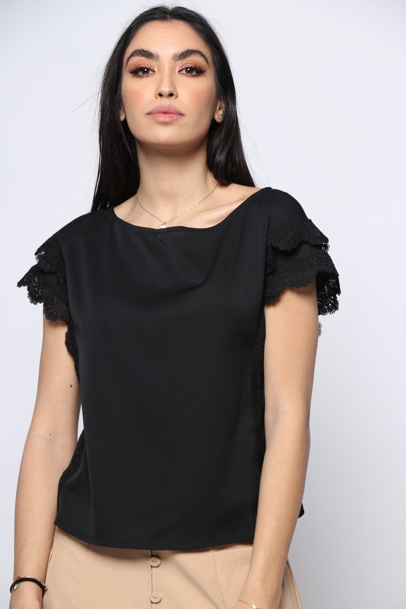 نتشي بلوزة كلاسيك كم قصير مزينة دانتيل فخمة نسائي