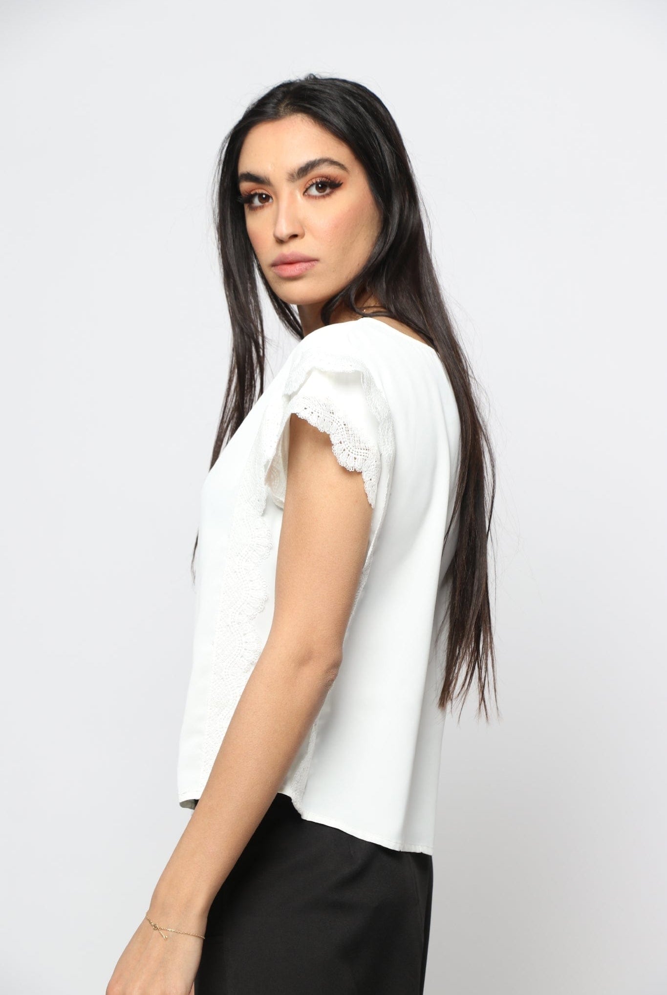 نتشي بلوزة كلاسيك كم قصير مزينة دانتيل فخمة نسائي