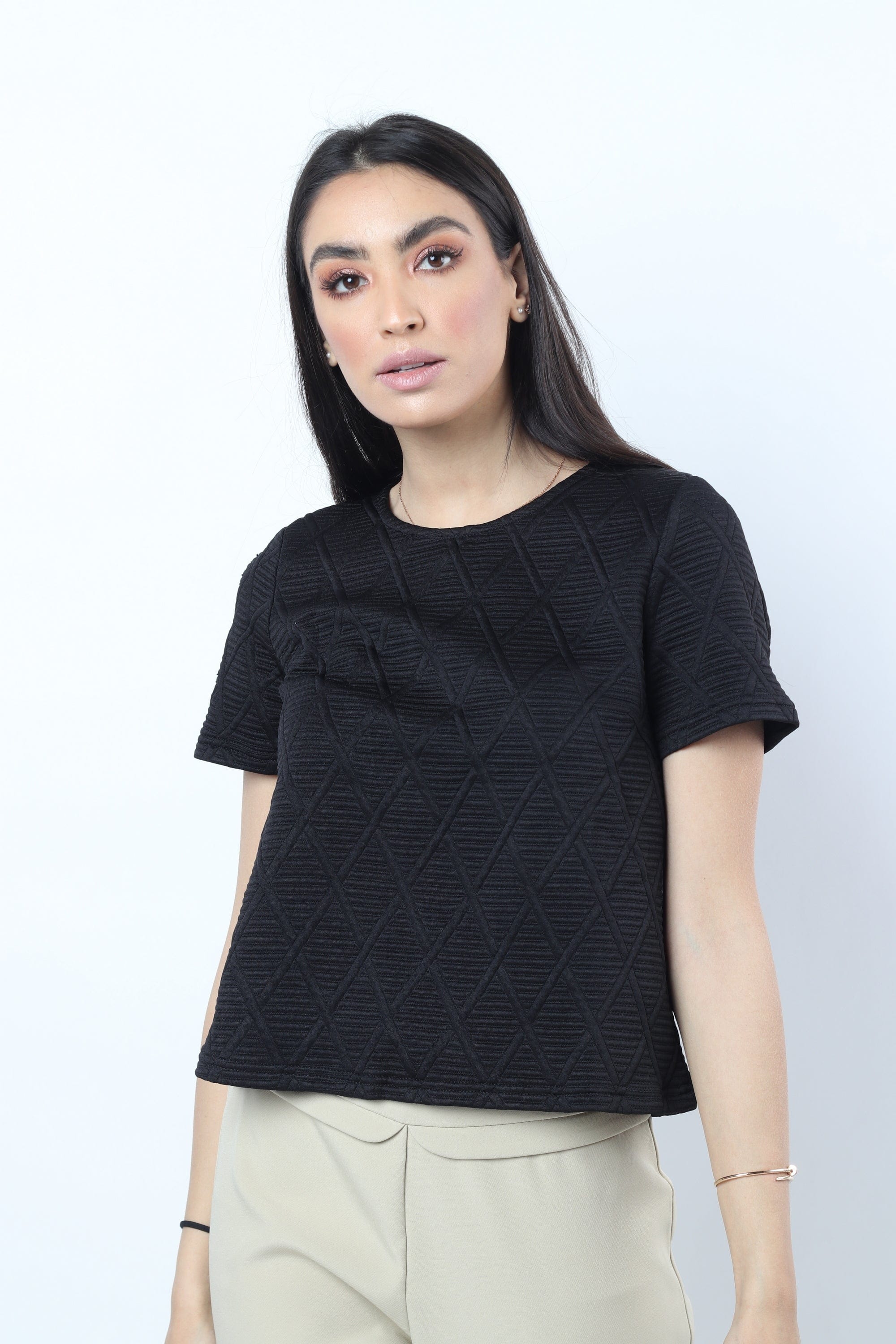 نتشي بلوزة قطن على نمط مثلثات كم قصير نسائي