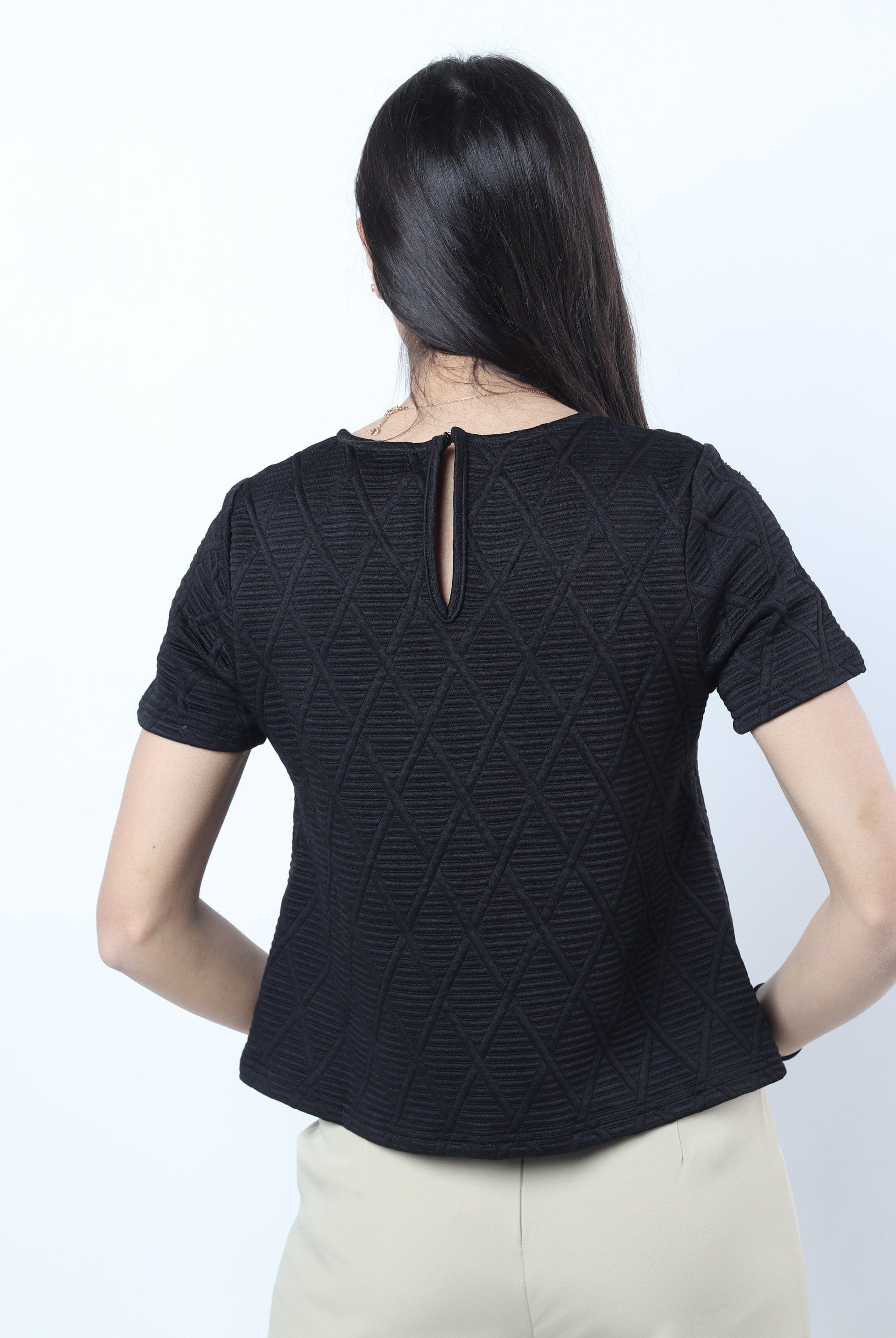 نتشي بلوزة قطن على نمط مثلثات كم قصير نسائي