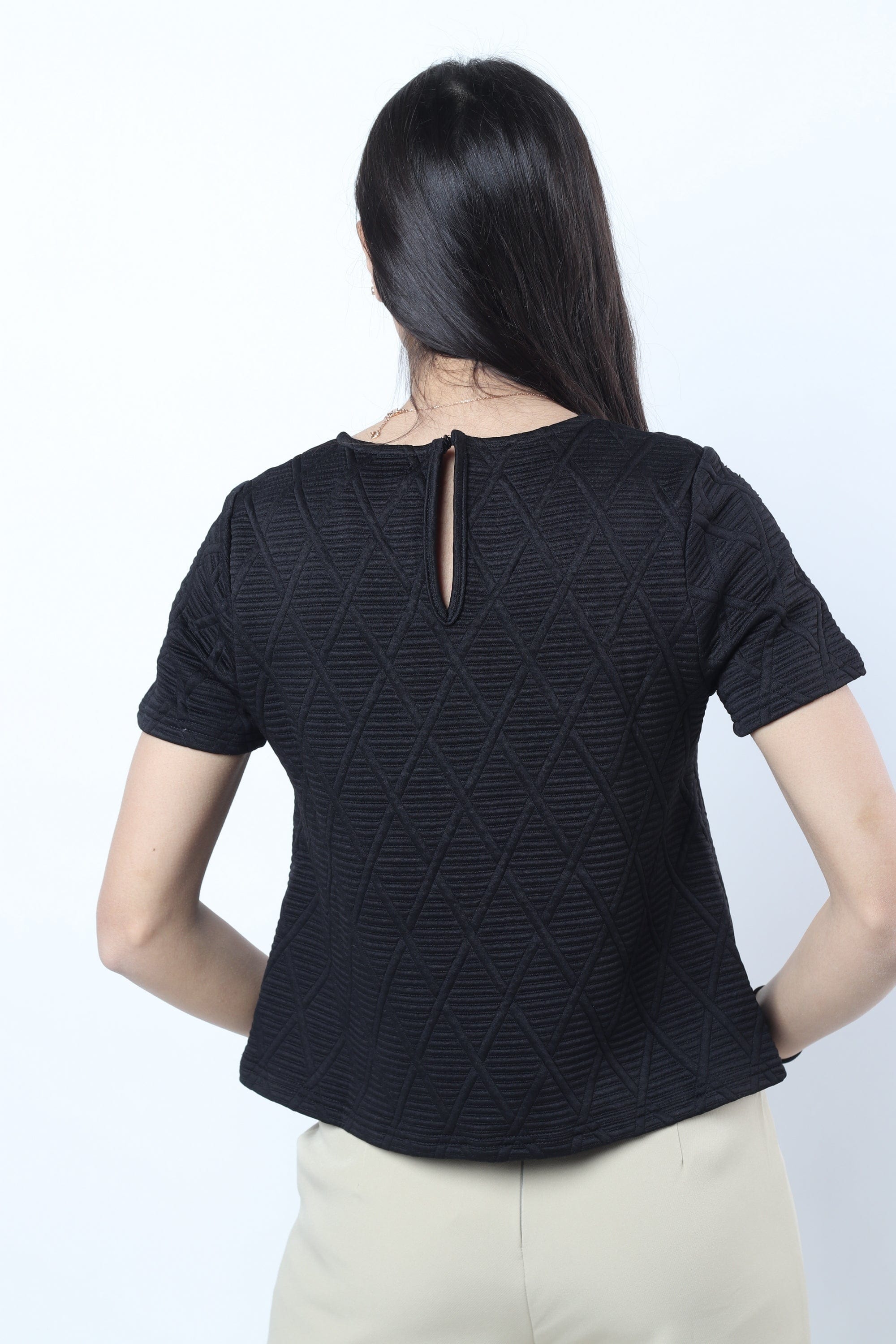 نتشي بلوزة قطن على نمط مثلثات كم قصير نسائي