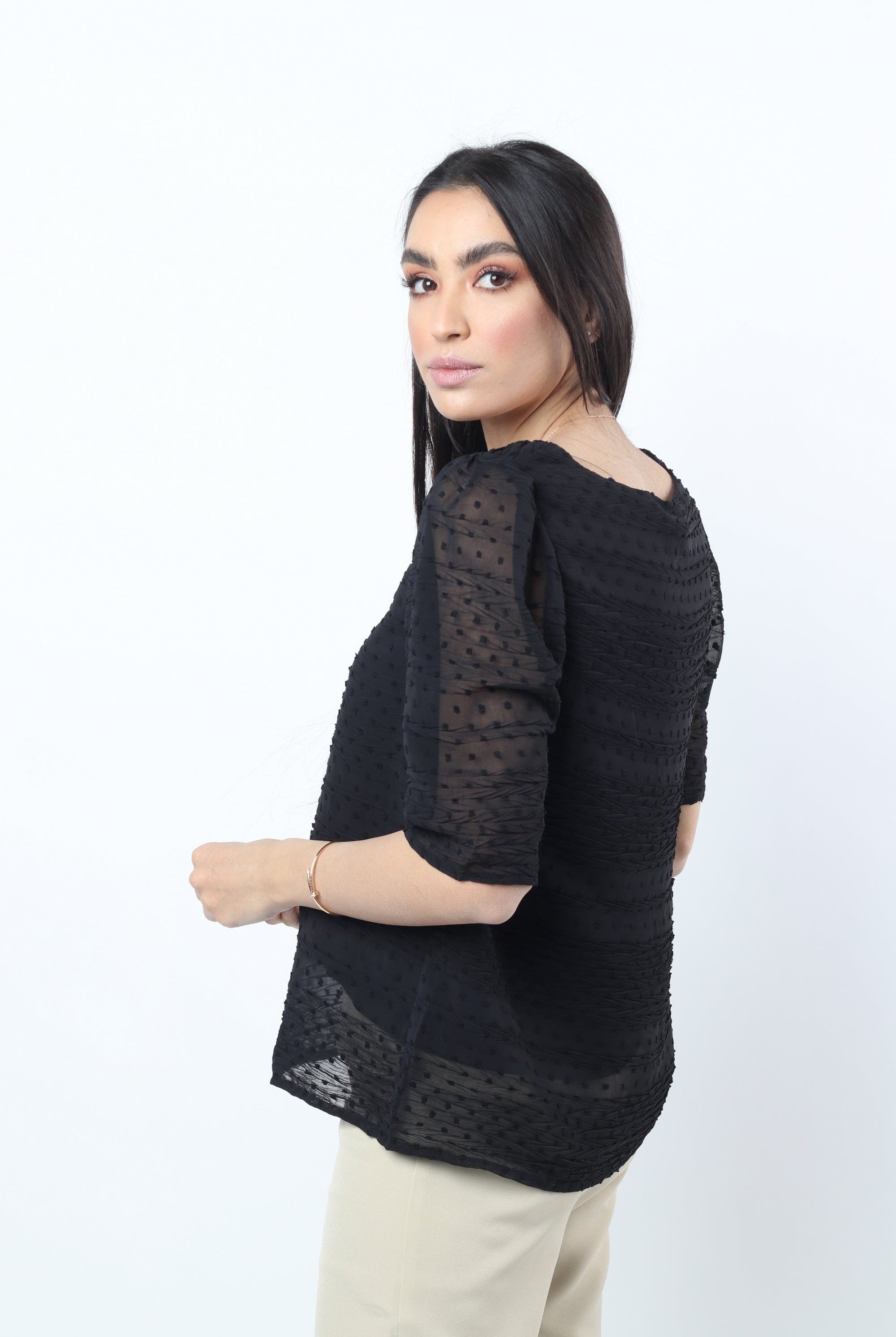 نتشي بلوزة شيفون سادة مبطنة نص كم نسائي