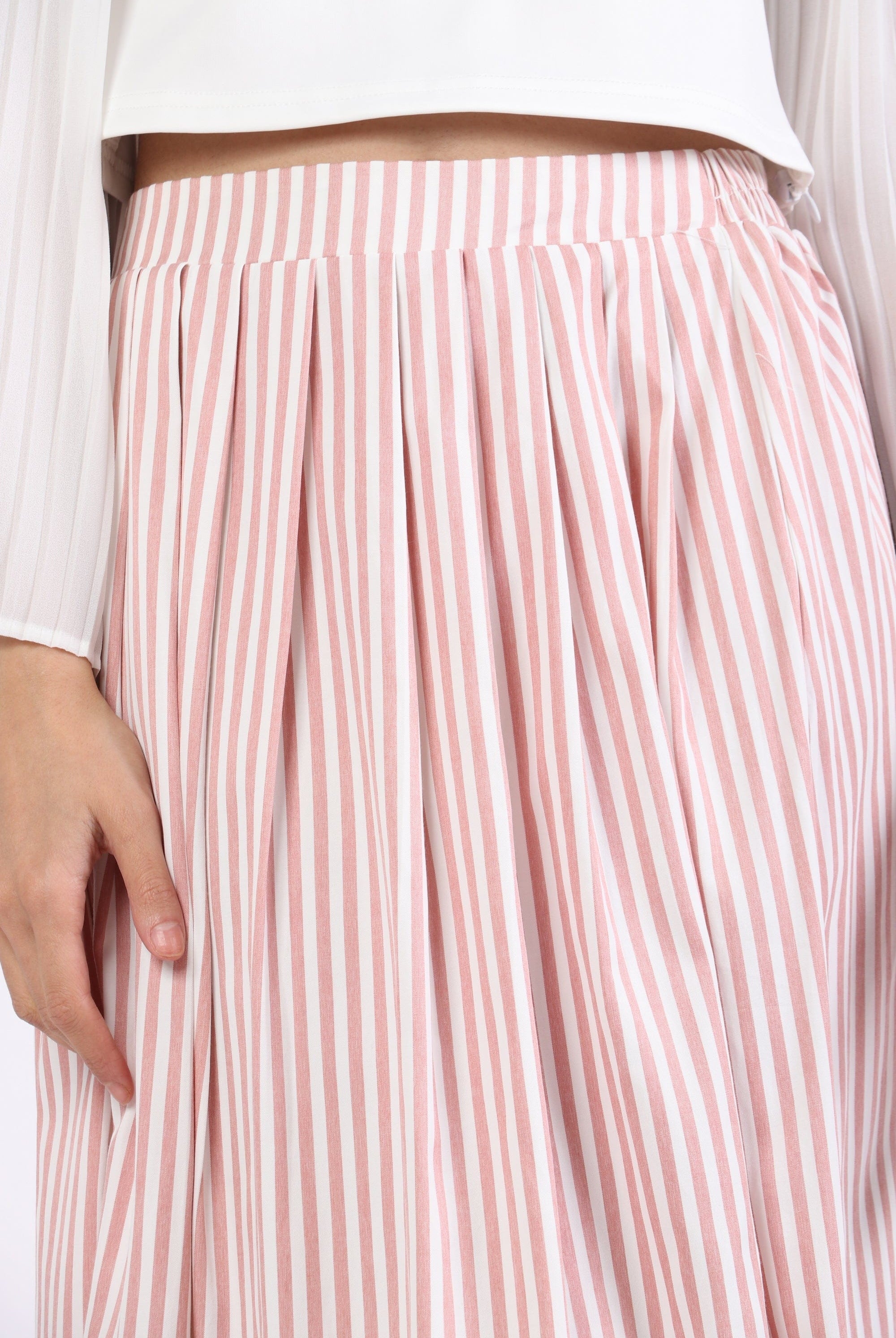 نتشي تنورة ميدي مقلمة بالطول بكسرات