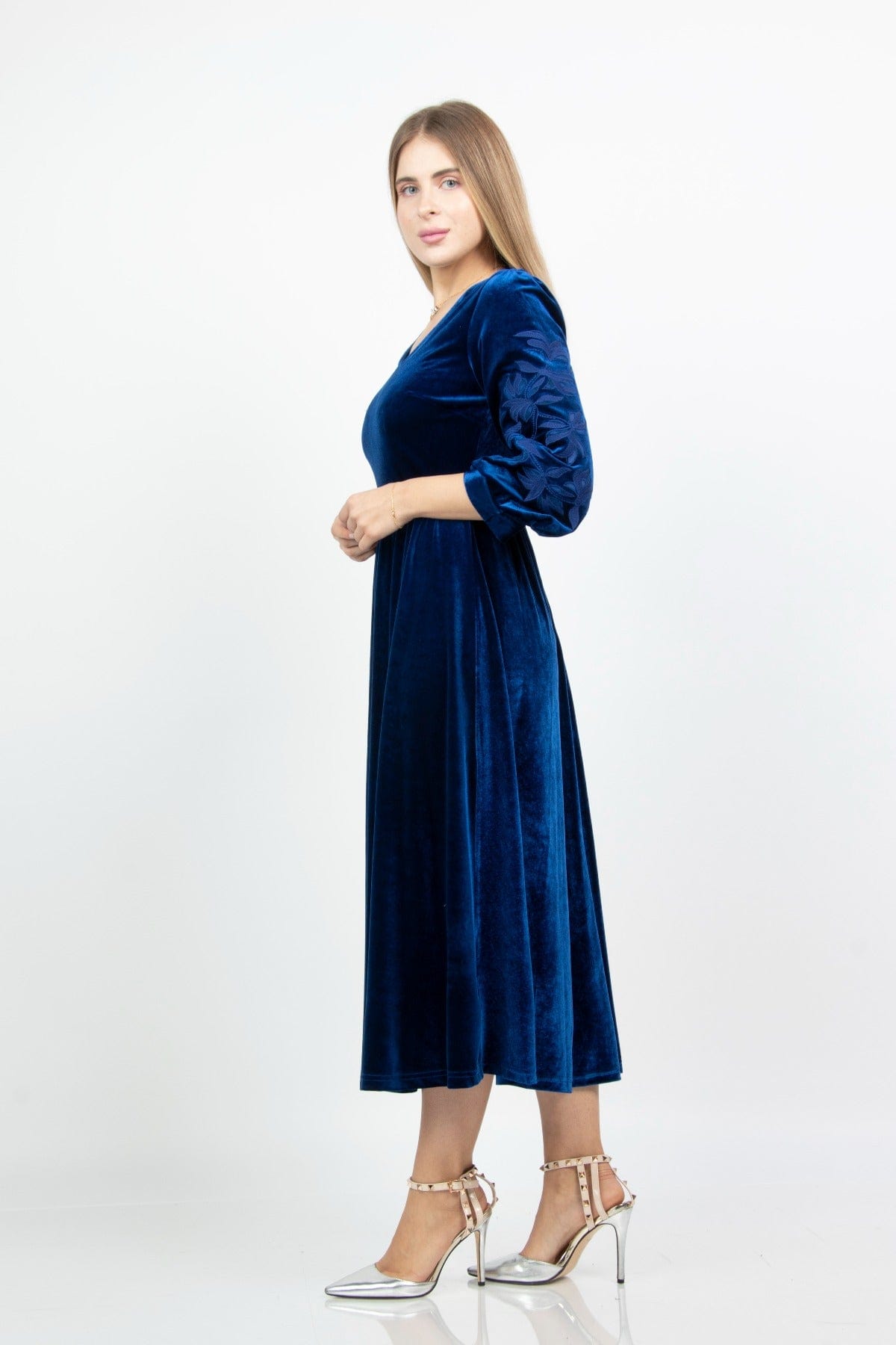 نتشي فستان ميدي مخمل نسائي بأكملم طويلة