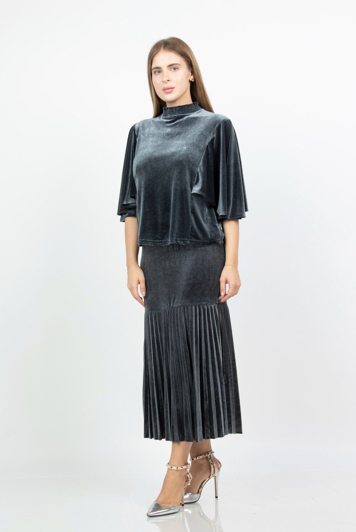 نتشي بلوزة مخملية نص كم واسع ياقة مرفوعة نسائي