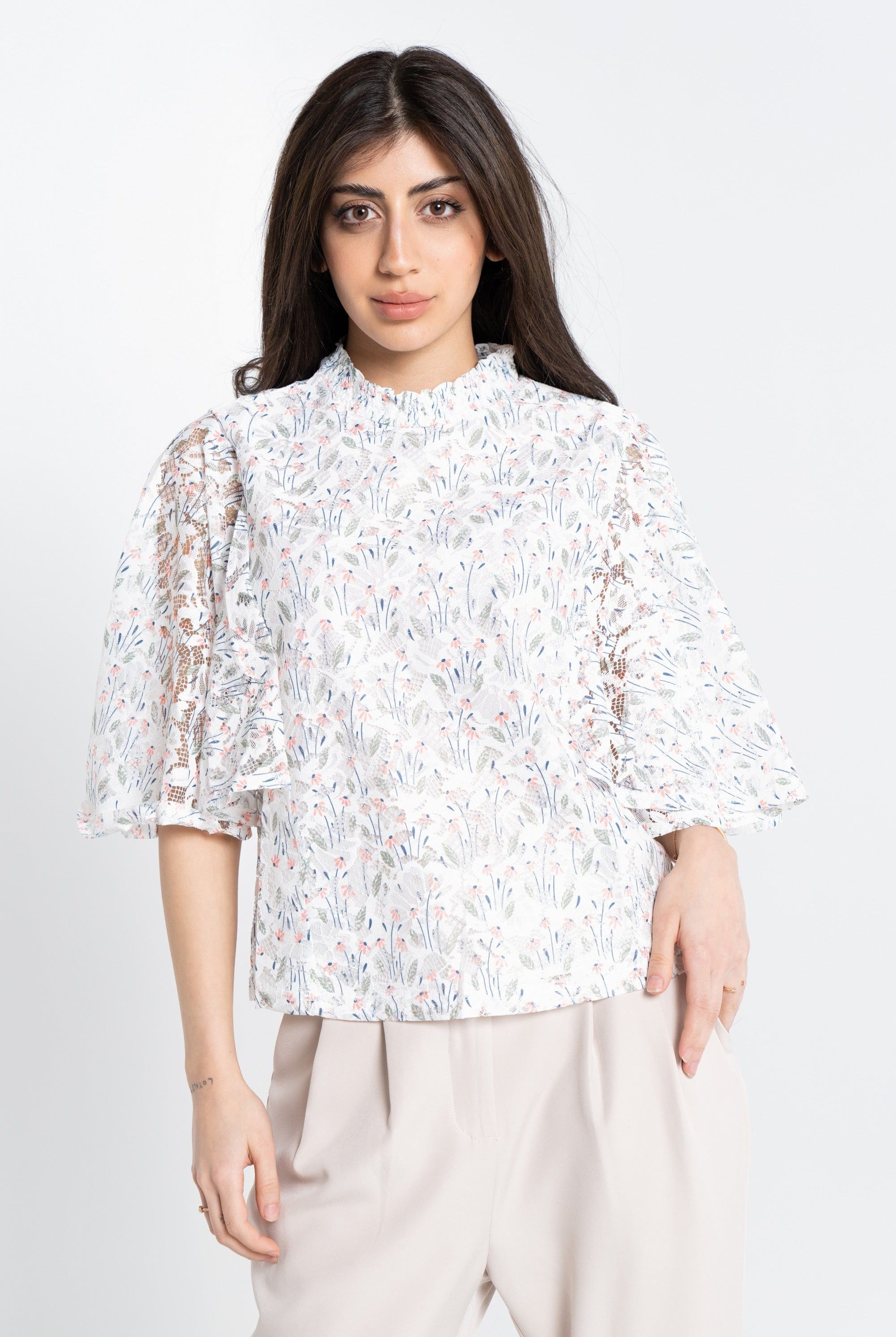 نتشي بلوزة مشجرة برقبة كم طويل واسع نسائي