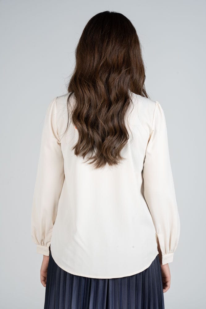 نتشي بلوزة سادة مطرزة من الصدر كم طويل نسائي