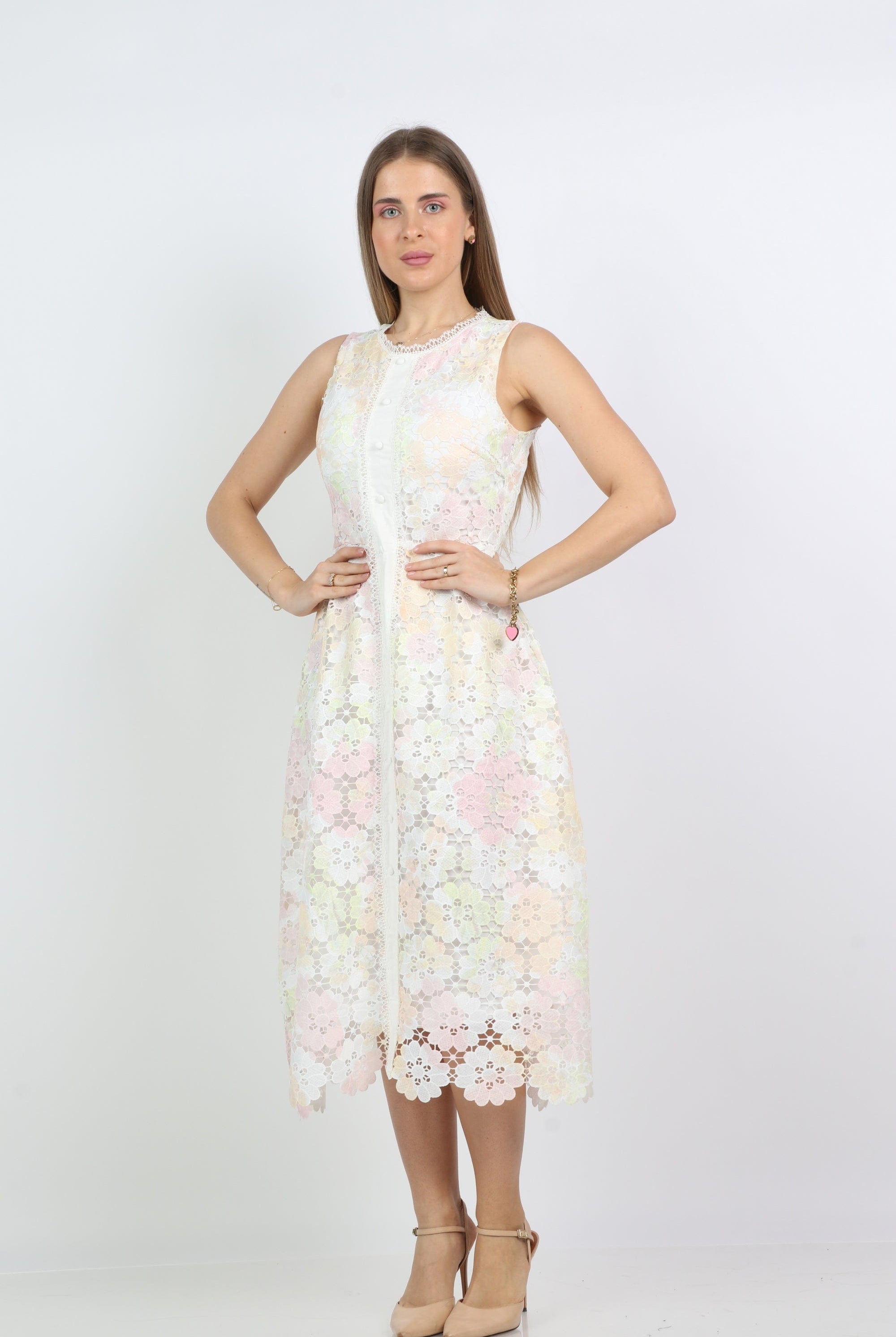 نتشي فستان ميدي دانتيل كامل مزين بأزرار أمامية بدون كم