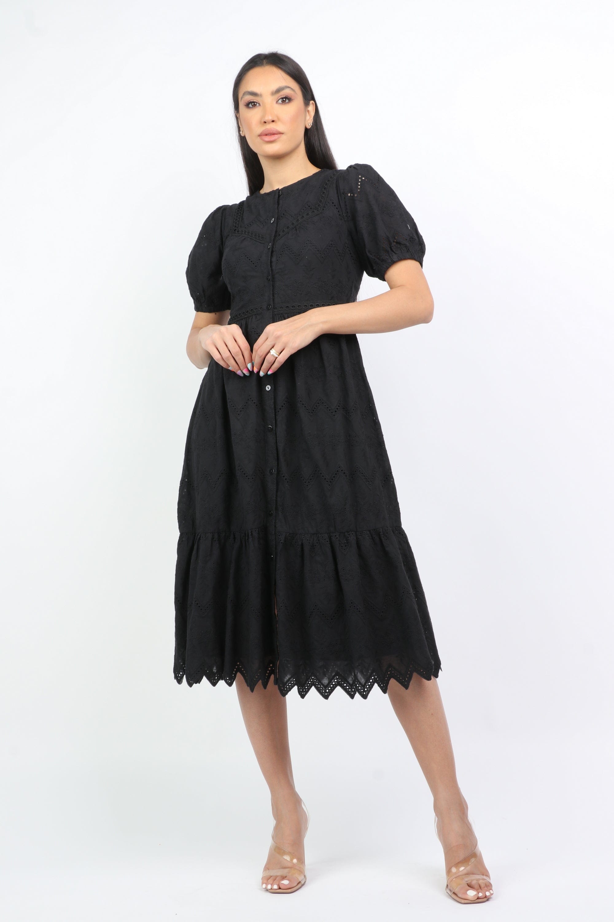 نتشي فستان ميدي مخرم بكم قصير