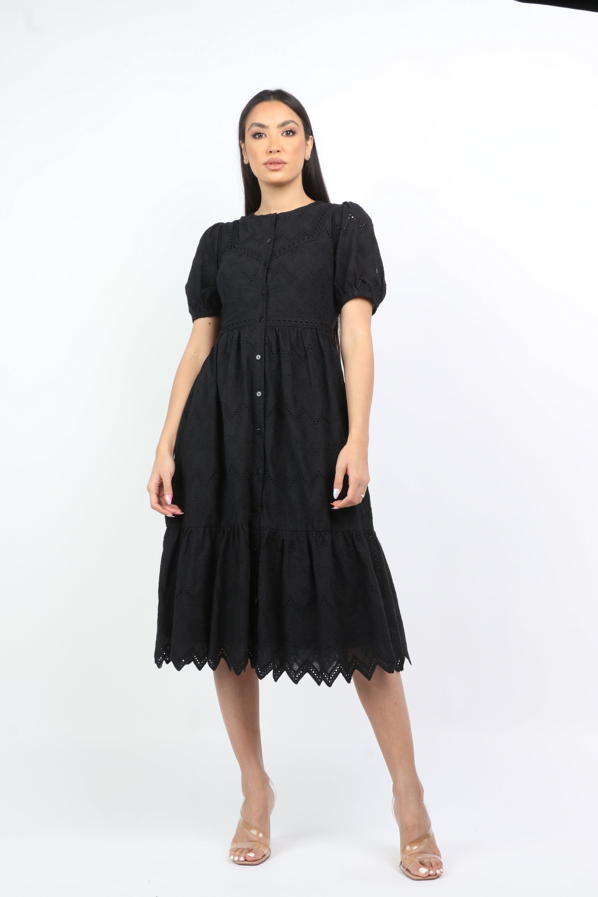 نتشي فستان ميدي مخرم بكم قصير