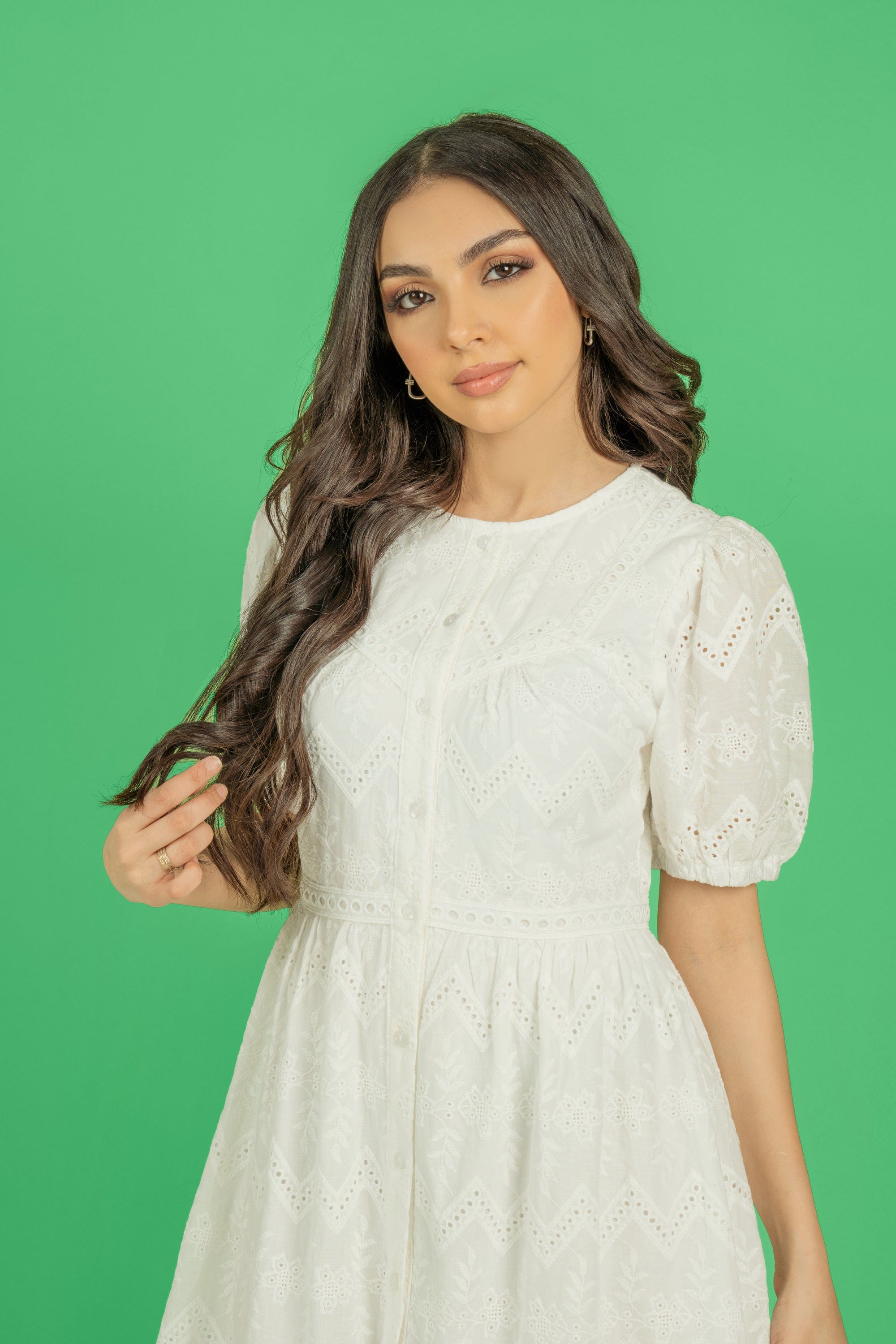 نتشي فستان ميدي مخرم بكم قصير