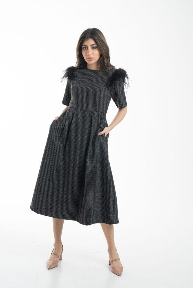 نتشي فستان ميدي نسائي مزين بريش على الكتف