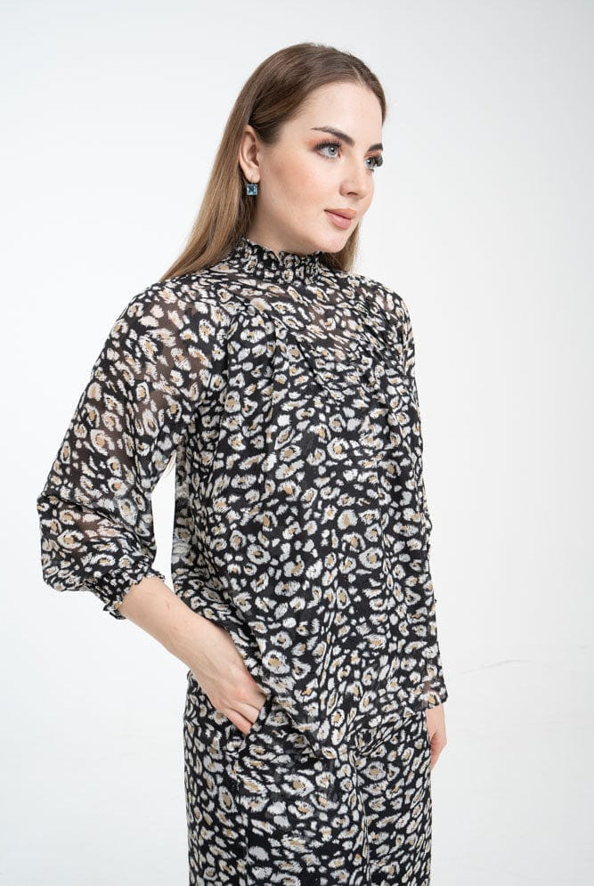 نتشي بلوزة نسائية مشجرة برقبة مطاطية