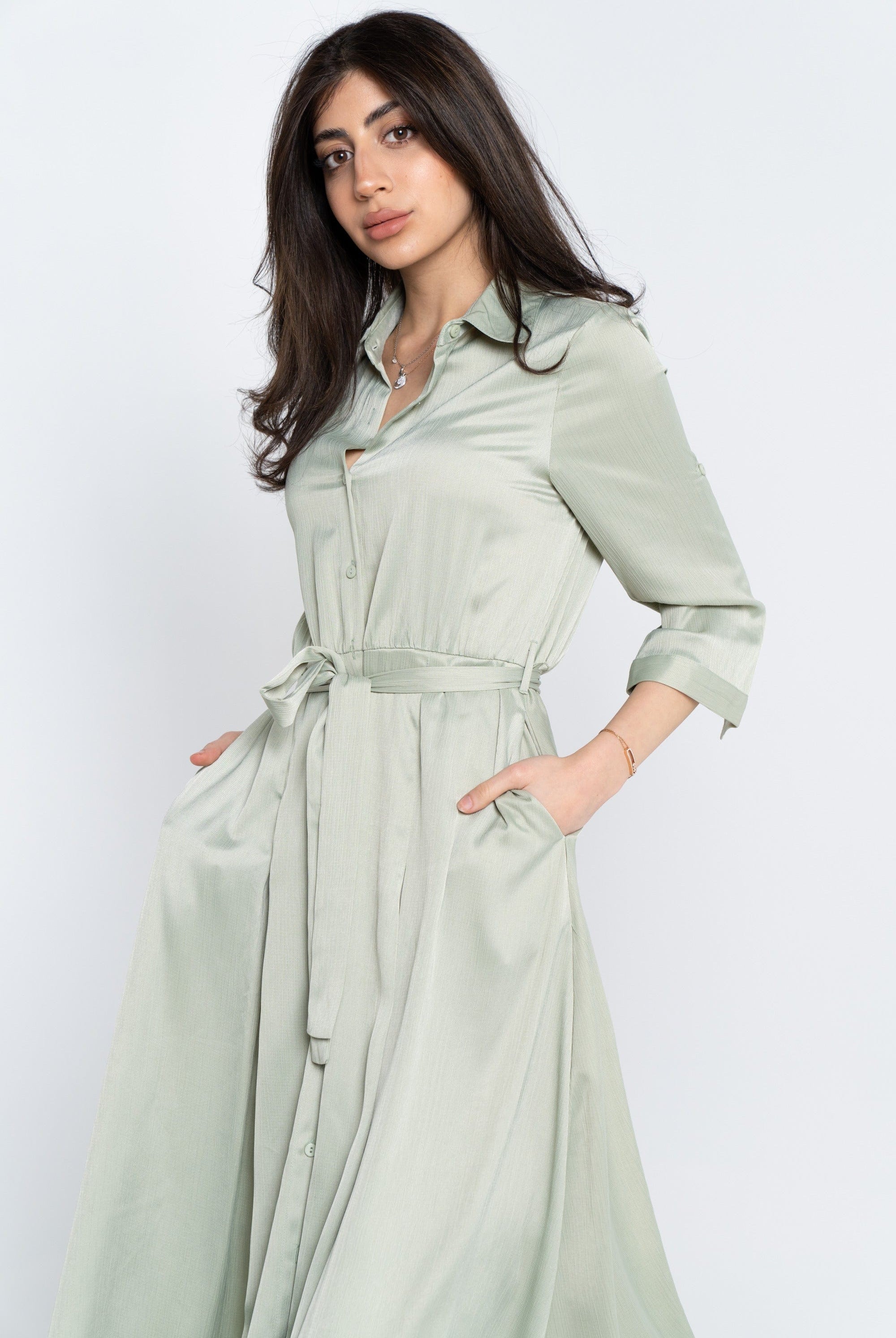 نتشي فستان ميدي نسائي سادة بحزام وأزرار أمامية 3/4 كم