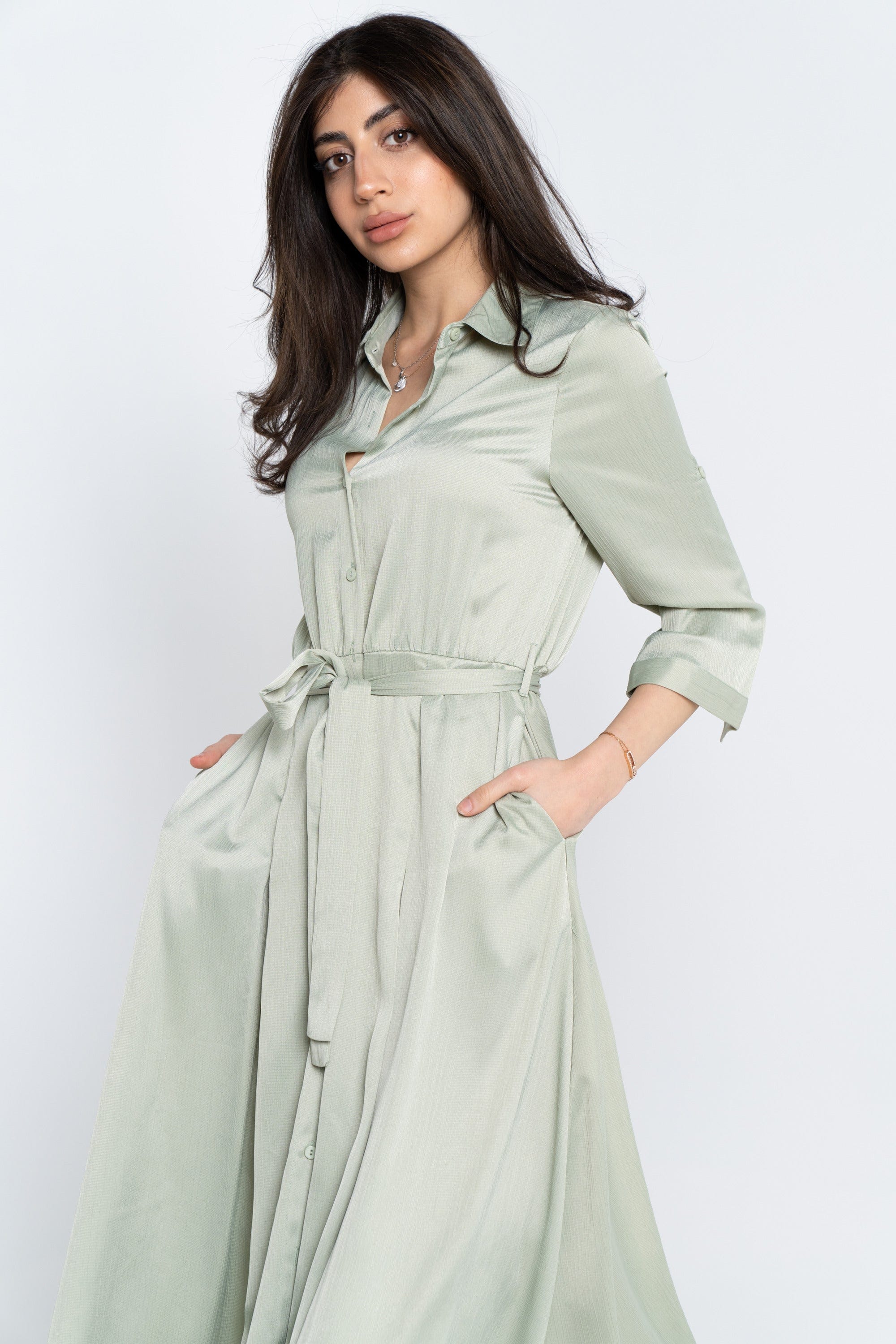 نتشي فستان ميدي نسائي سادة بحزام وأزرار أمامية 3/4 كم