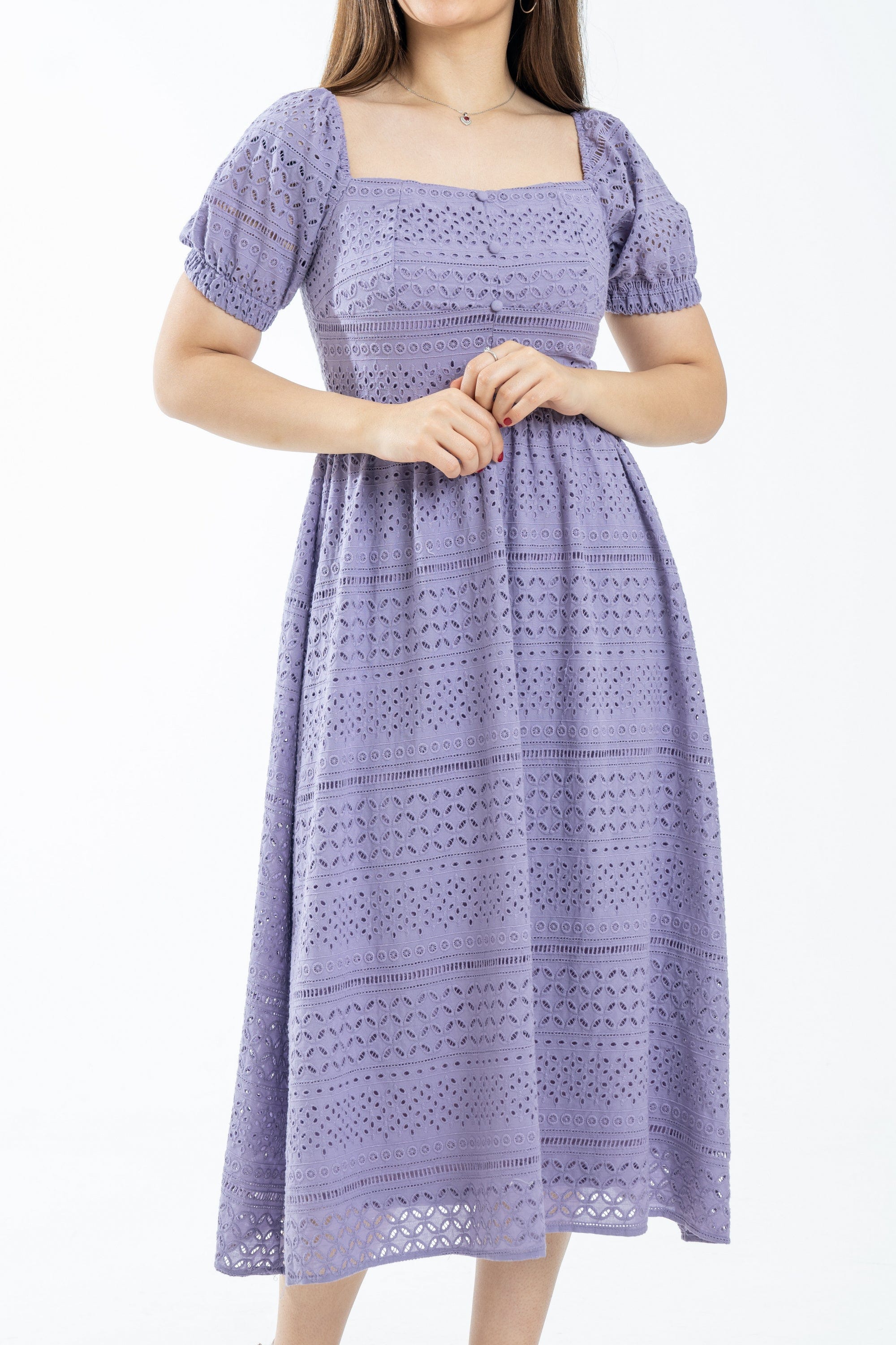 نتشي فستان نسائي ميدي بفتحة صدر مربعة