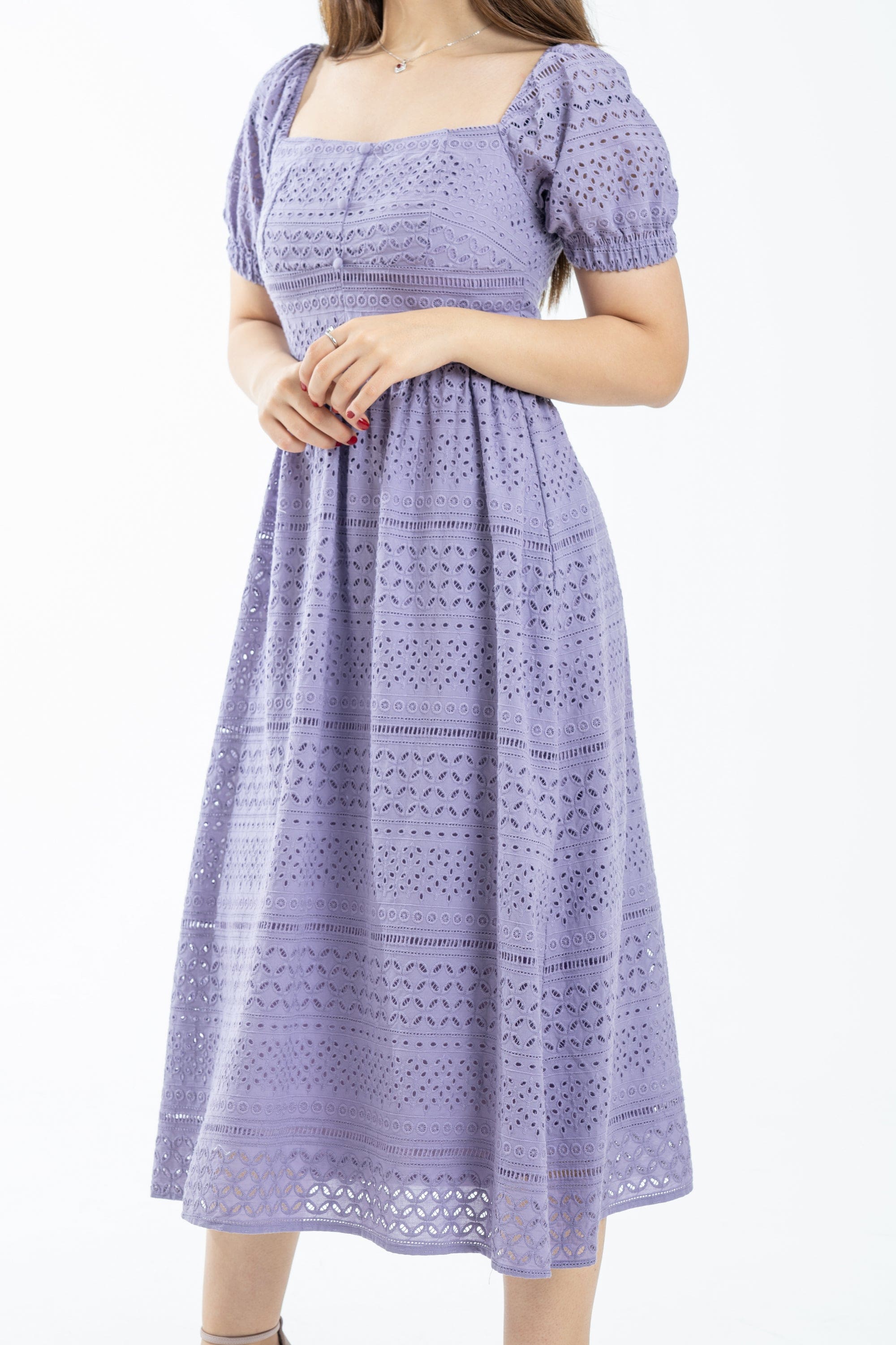 نتشي فستان نسائي ميدي بفتحة صدر مربعة