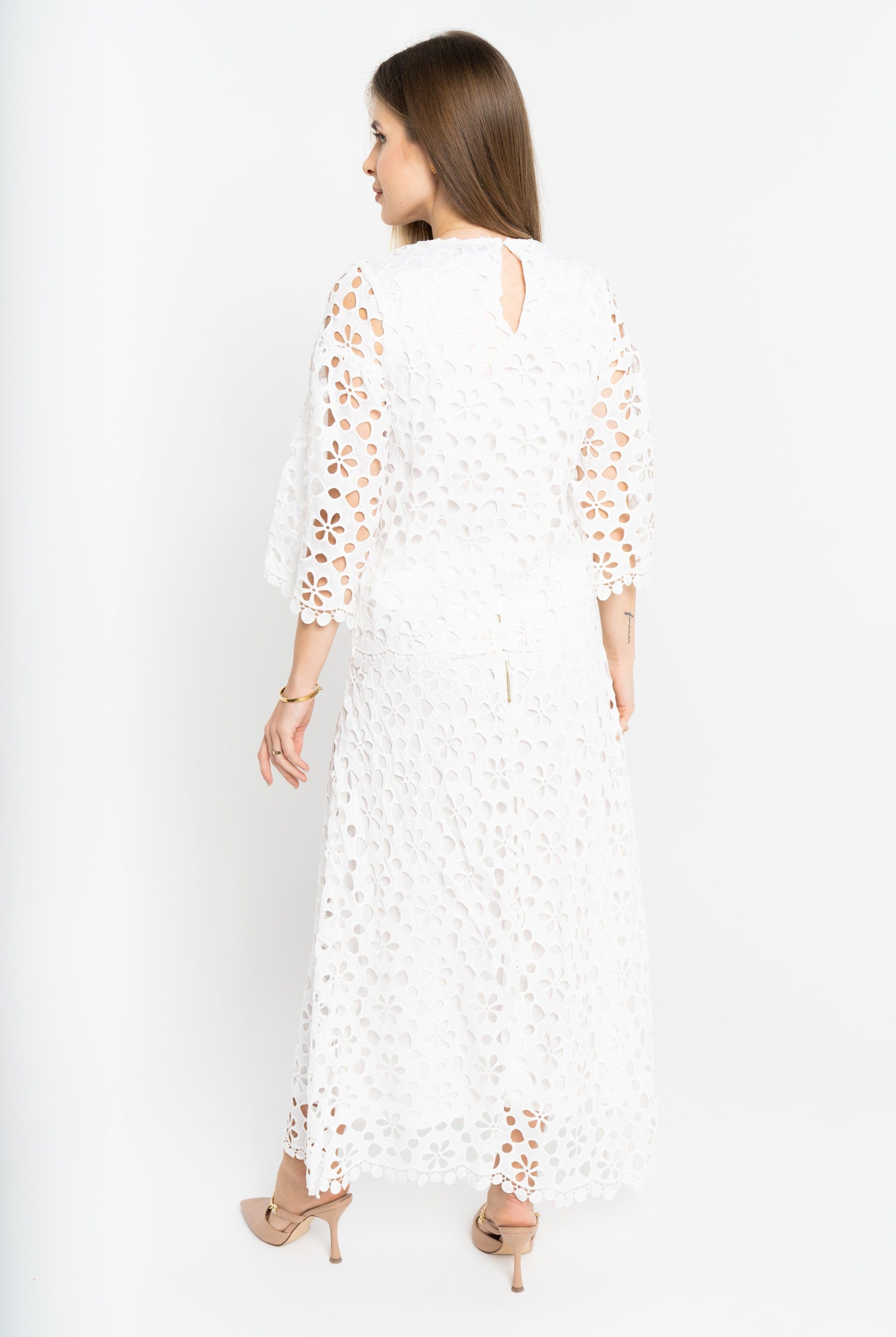 نتشي تنورة ميدي مخرمة مبطنة بنقشة ورود نسائي