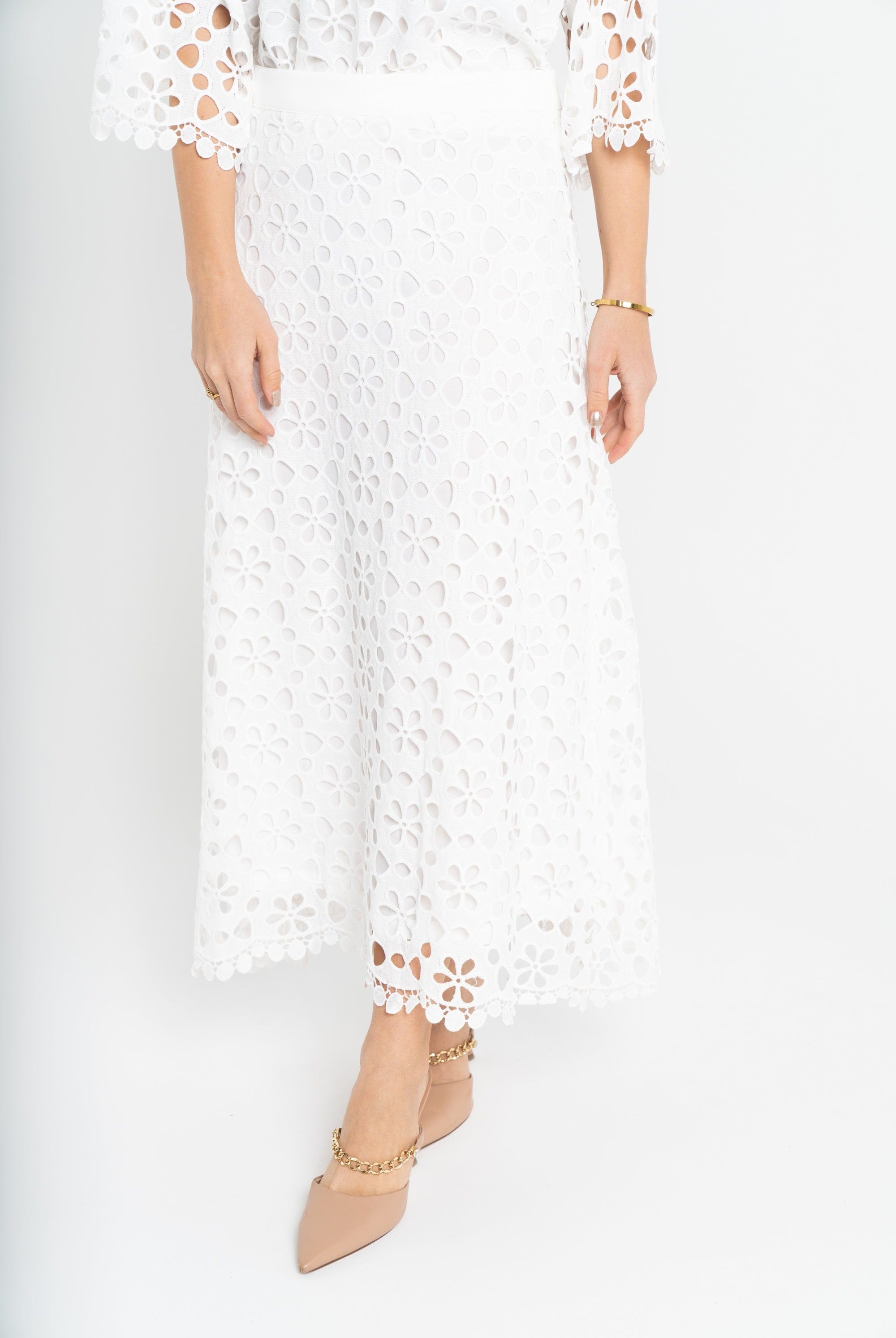 نتشي تنورة ميدي مخرمة مبطنة بنقشة ورود نسائي