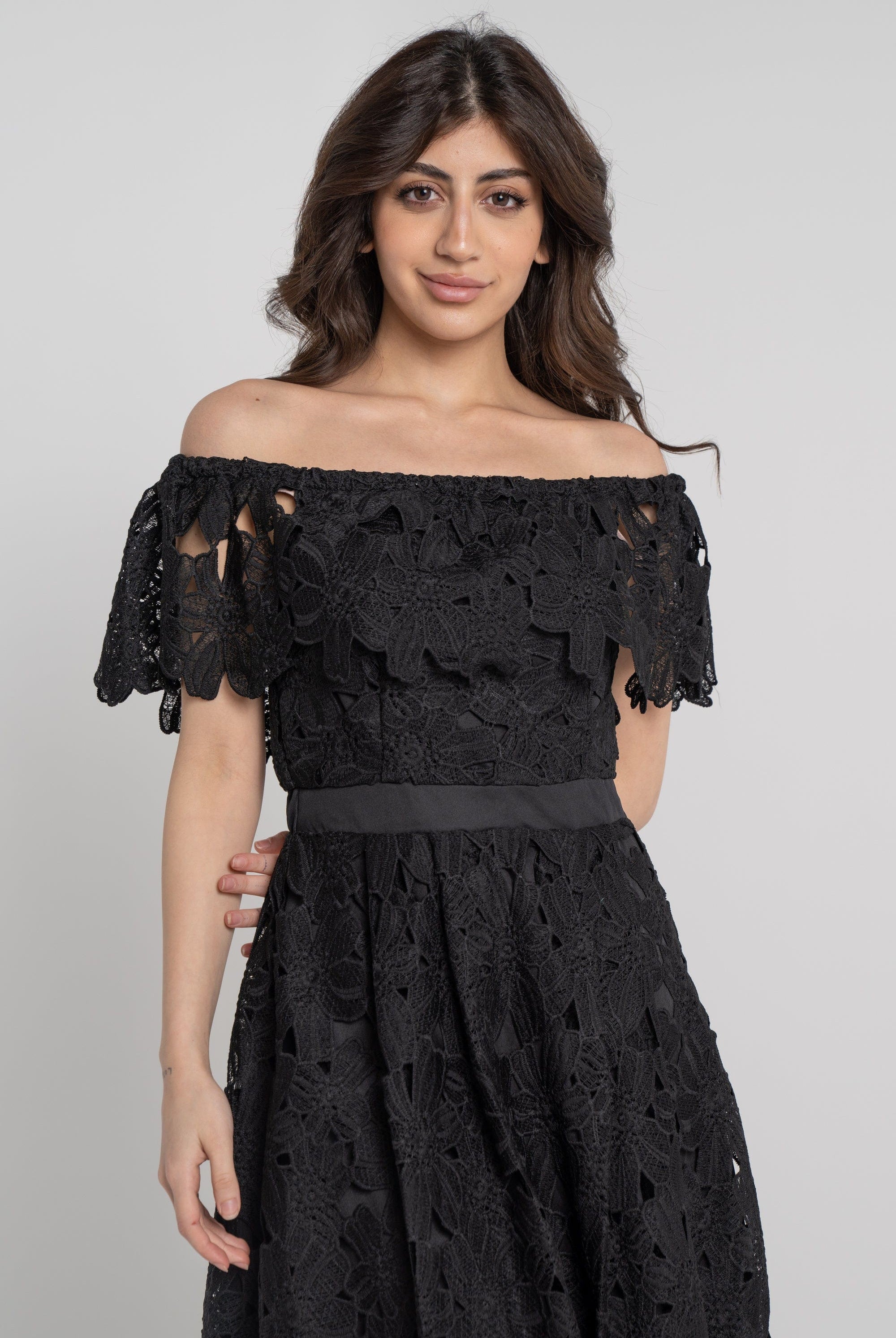 نتشي فستان ميدي مخصر مخرم أوف شولدر نسائي