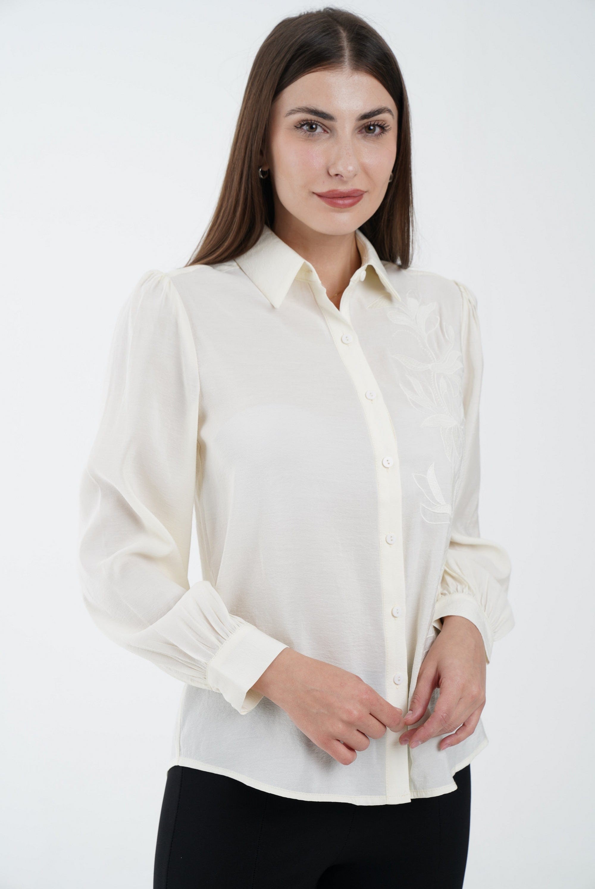 نتشي قميص سادة مطرز من الجانب بأزرار أمامية كم طويل نسائي