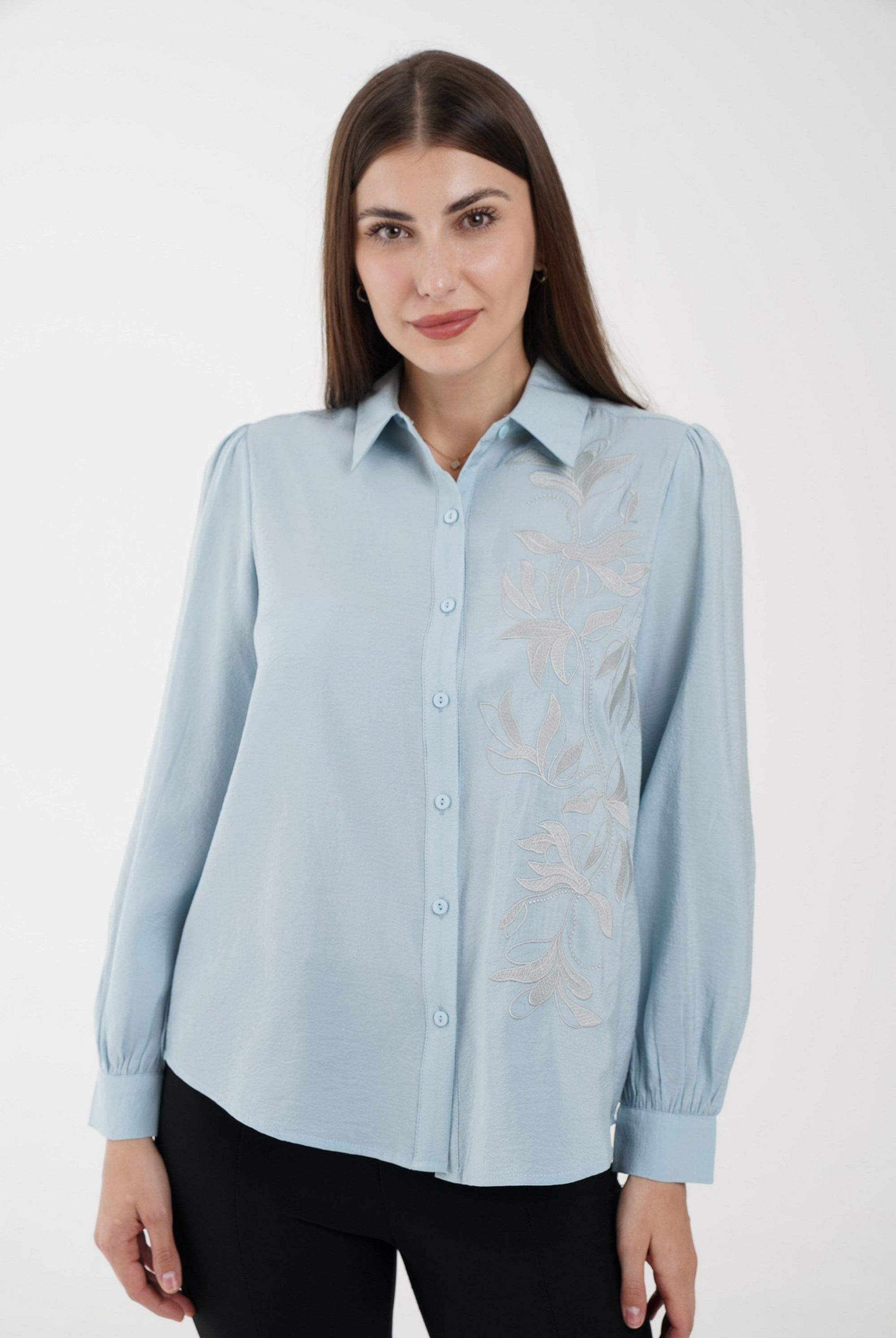 نتشي قميص سادة مطرز من الجانب بأزرار أمامية كم طويل نسائي