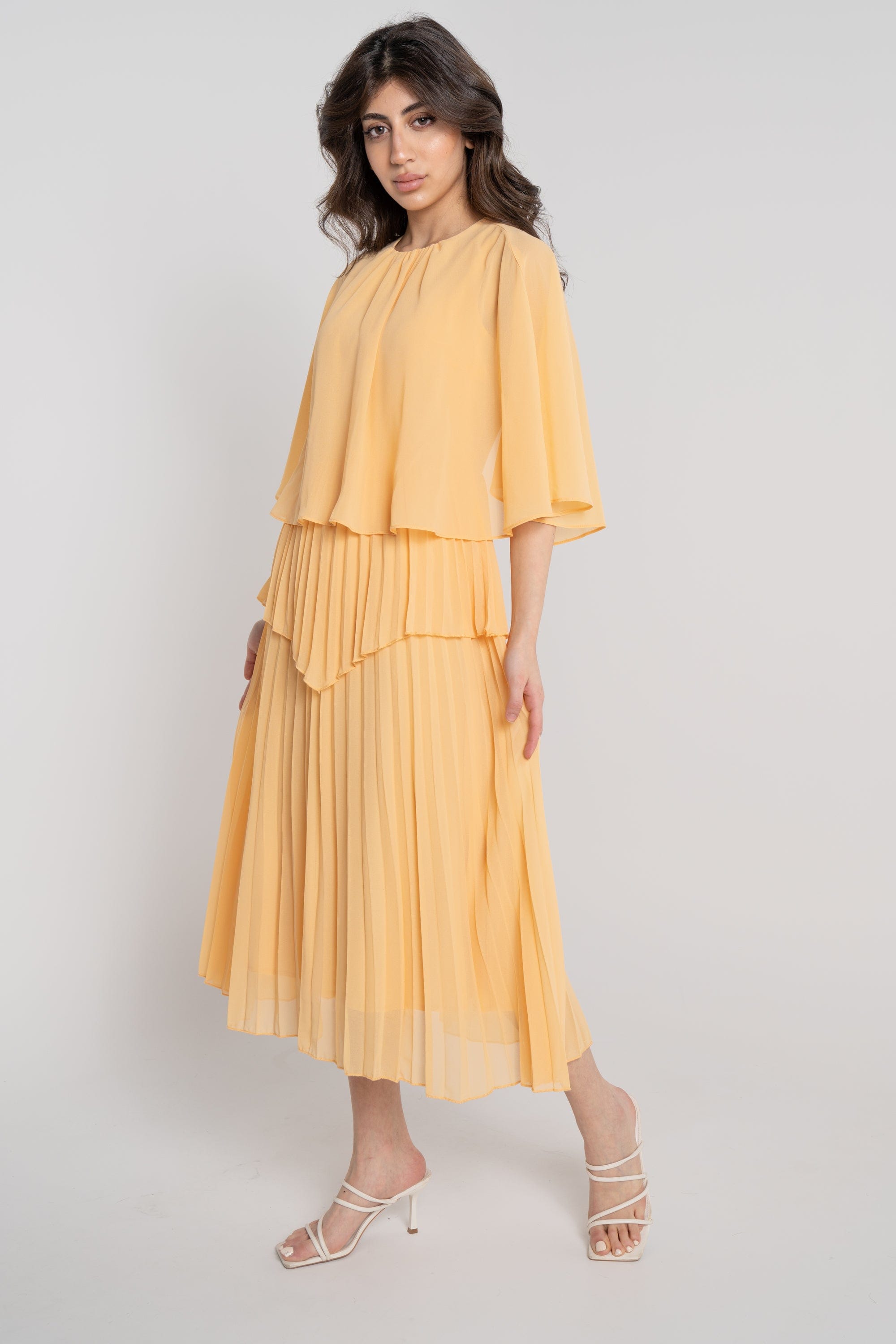 نتشي فستان ميدي سادة بتنورة بليسيه نص كم نسائي