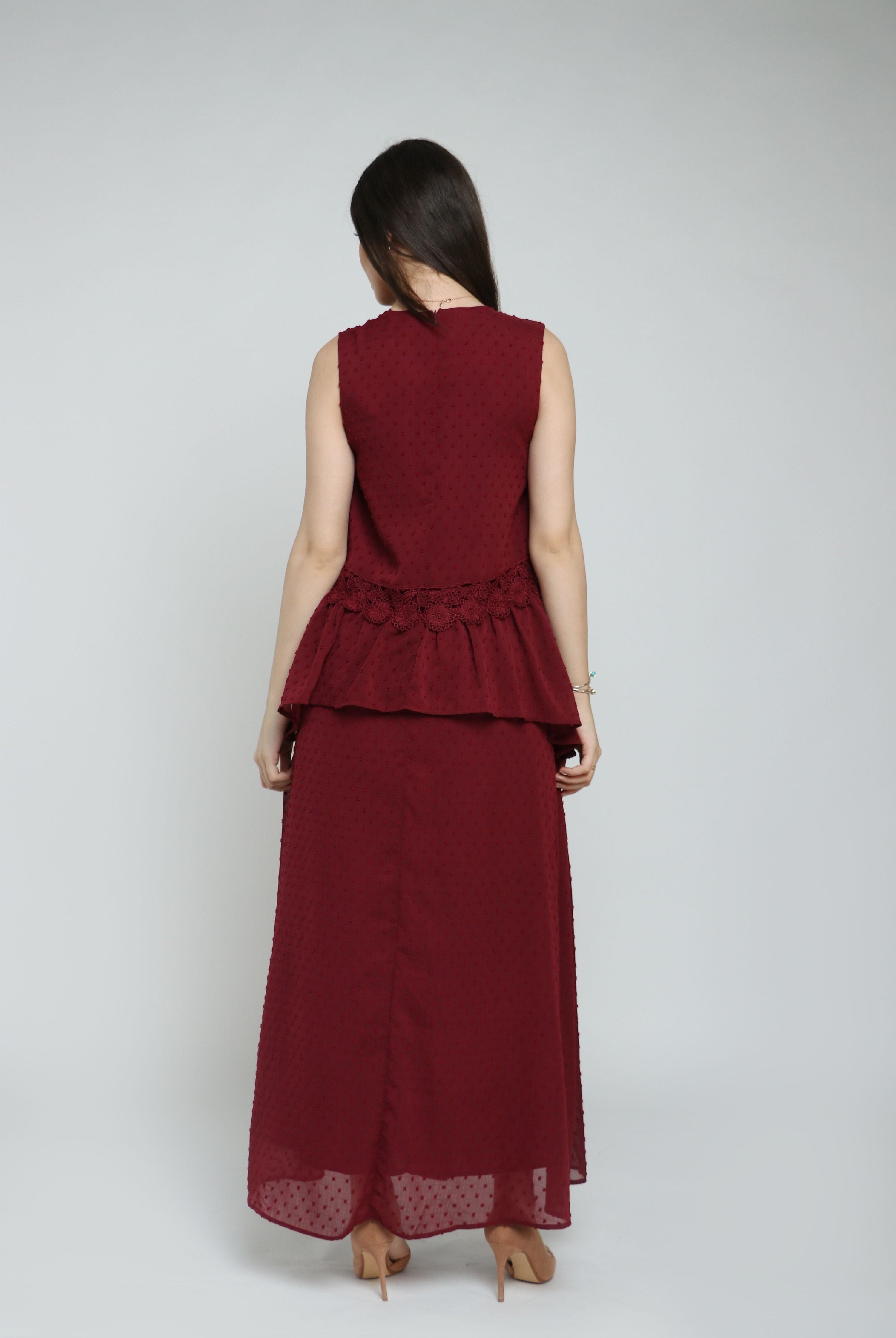 نتشي فستان بدون اكمام شيفون طبقات مارون