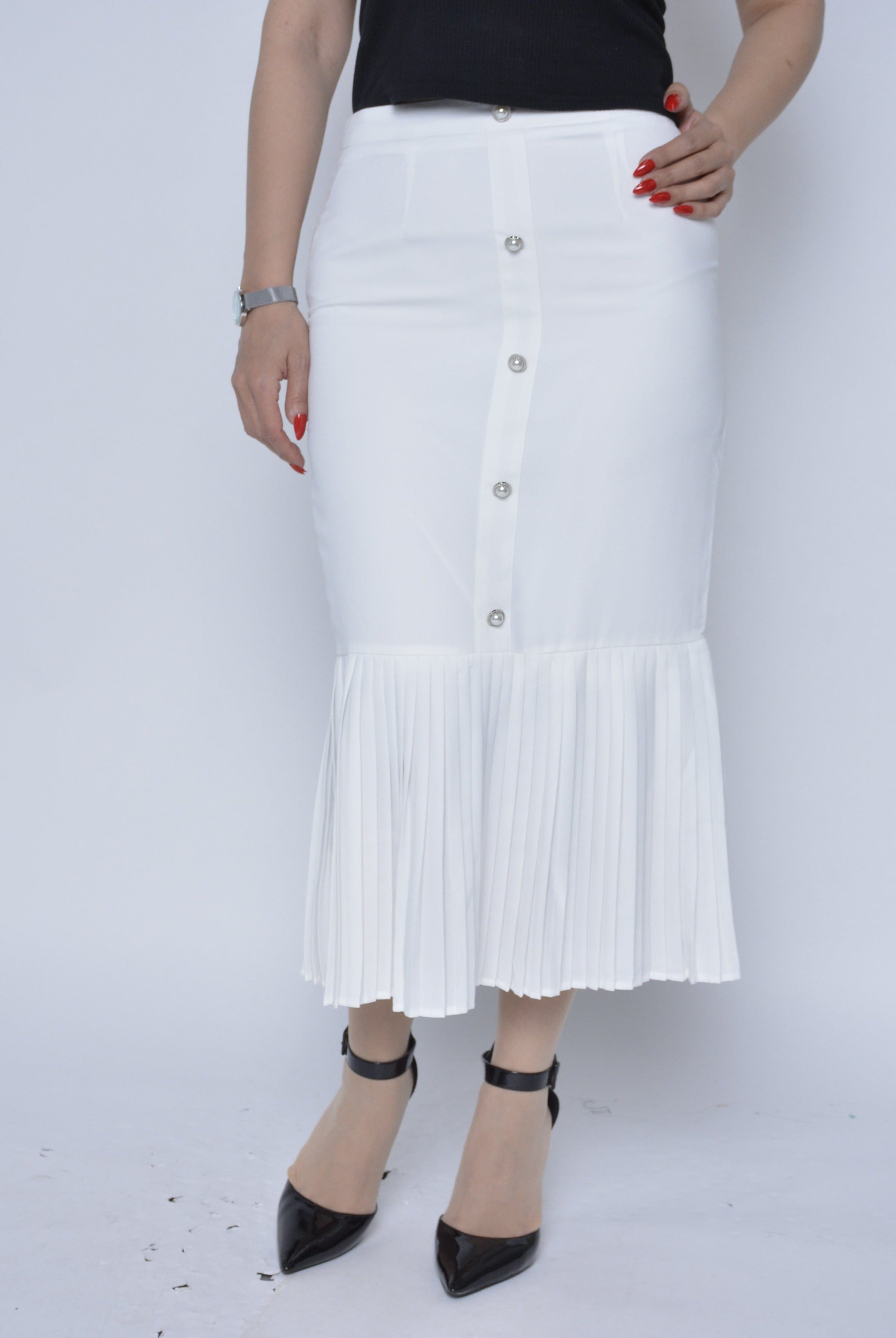 نتشي تنورة ميدي ضيقة بأزرار أمامية بذيل بليسيه