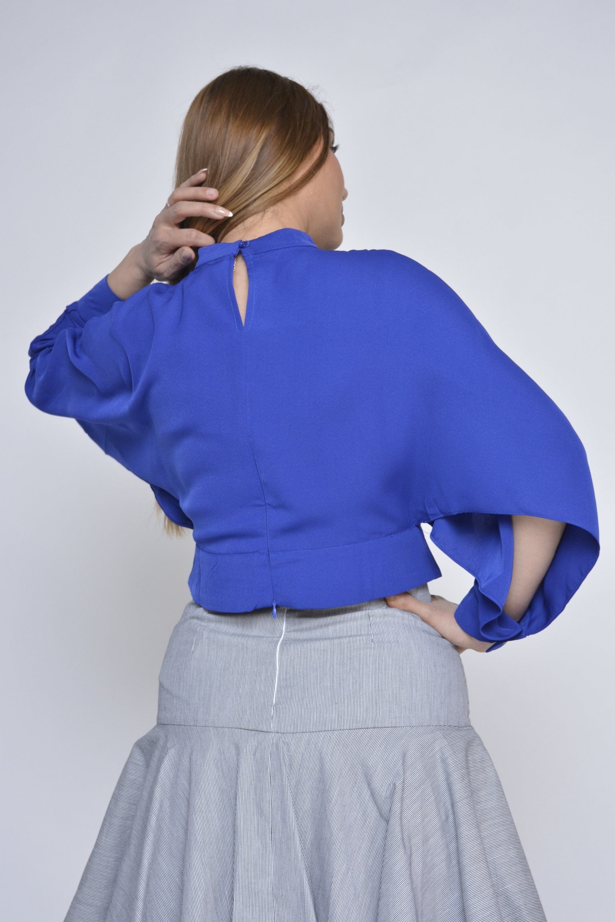 نتشي بلوزة أوفر سايز متداخلة كم طويل نسائي