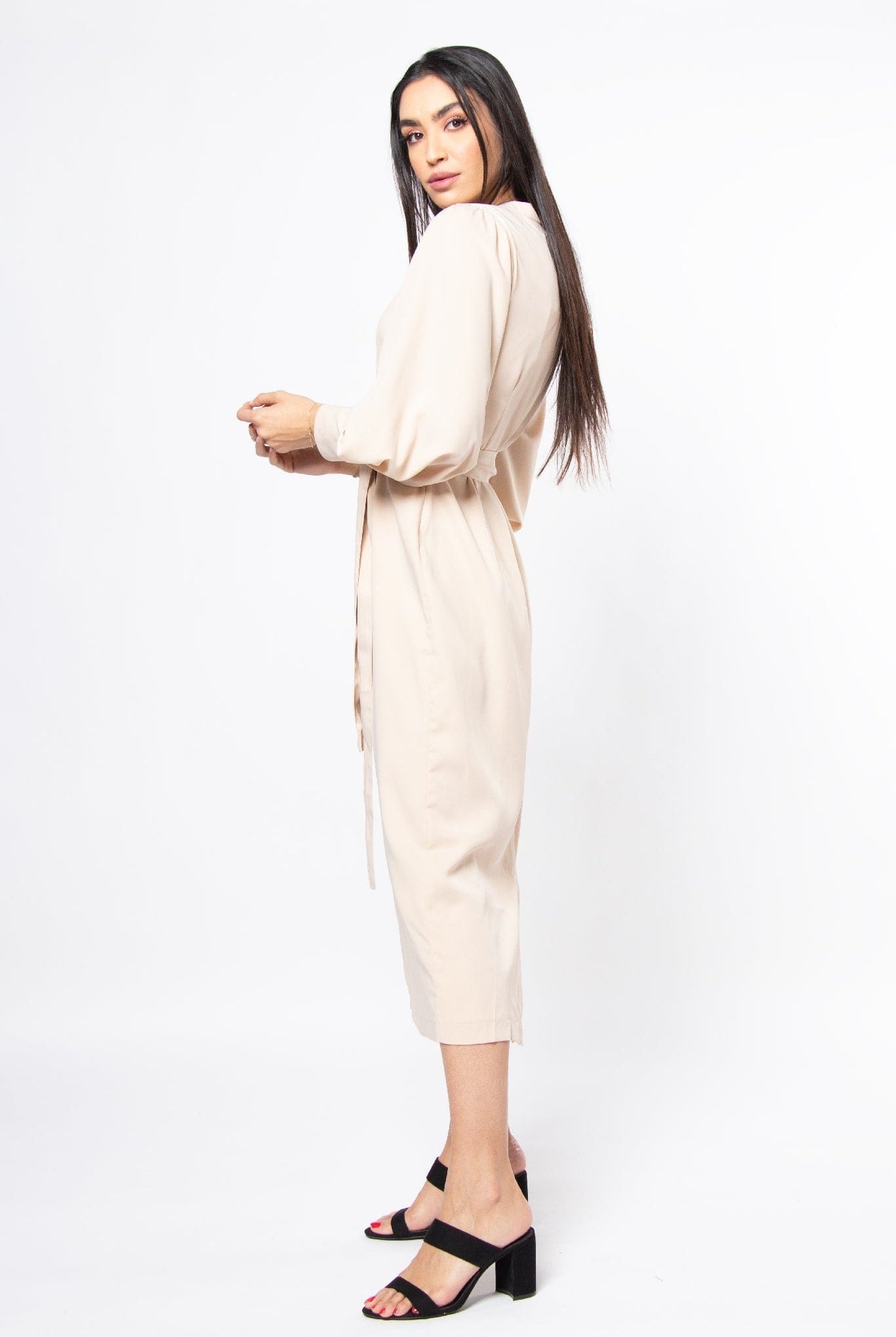 نتشي فستان طويل الأكمام ومنفوخة ماكسي