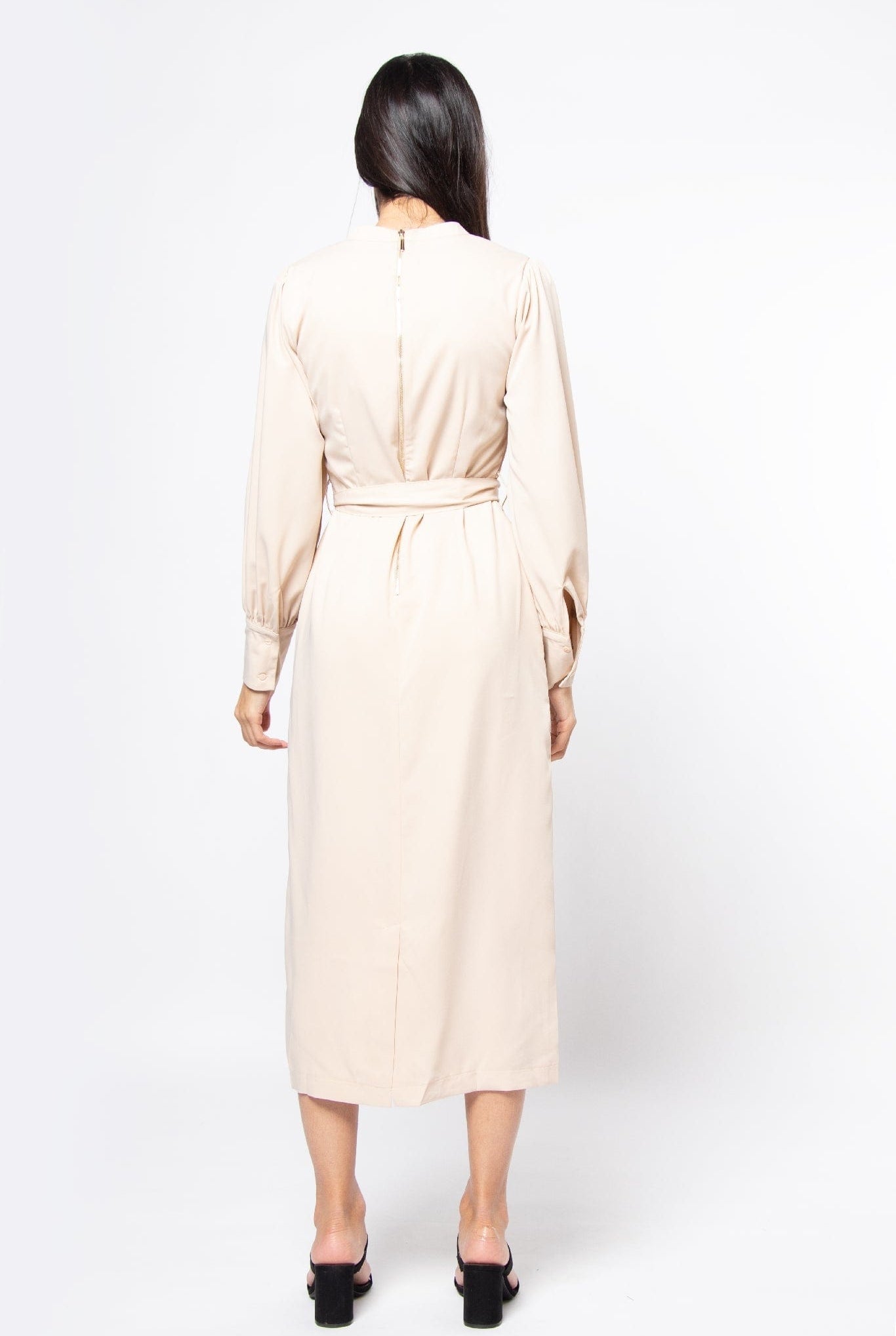 نتشي فستان طويل الأكمام ومنفوخة ماكسي