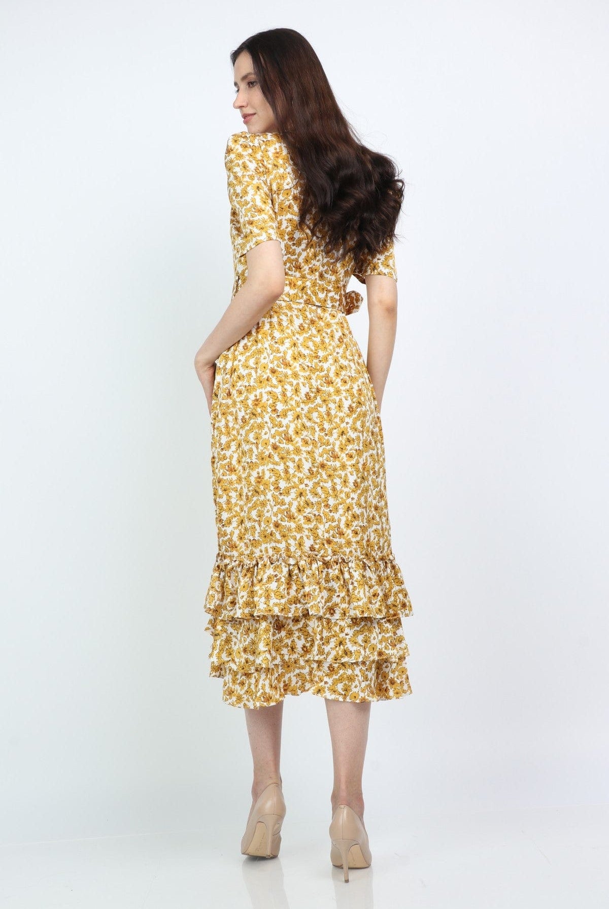 نتشي فستان ميدي ببأكمام منفوخة قصيرة مشجر