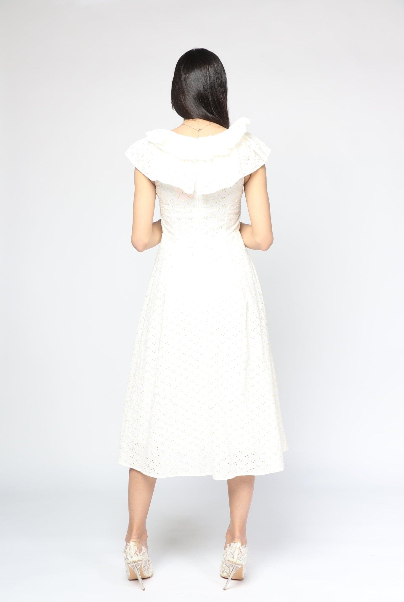 نتشي فستان بأكمام قصيرة بخصر مطاطي مكشكش