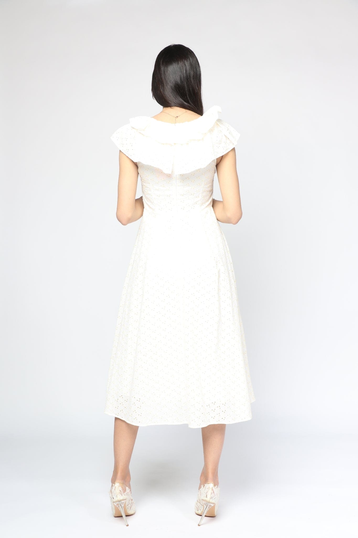 نتشي فستان بأكمام قصيرة بخصر مطاطي مكشكش