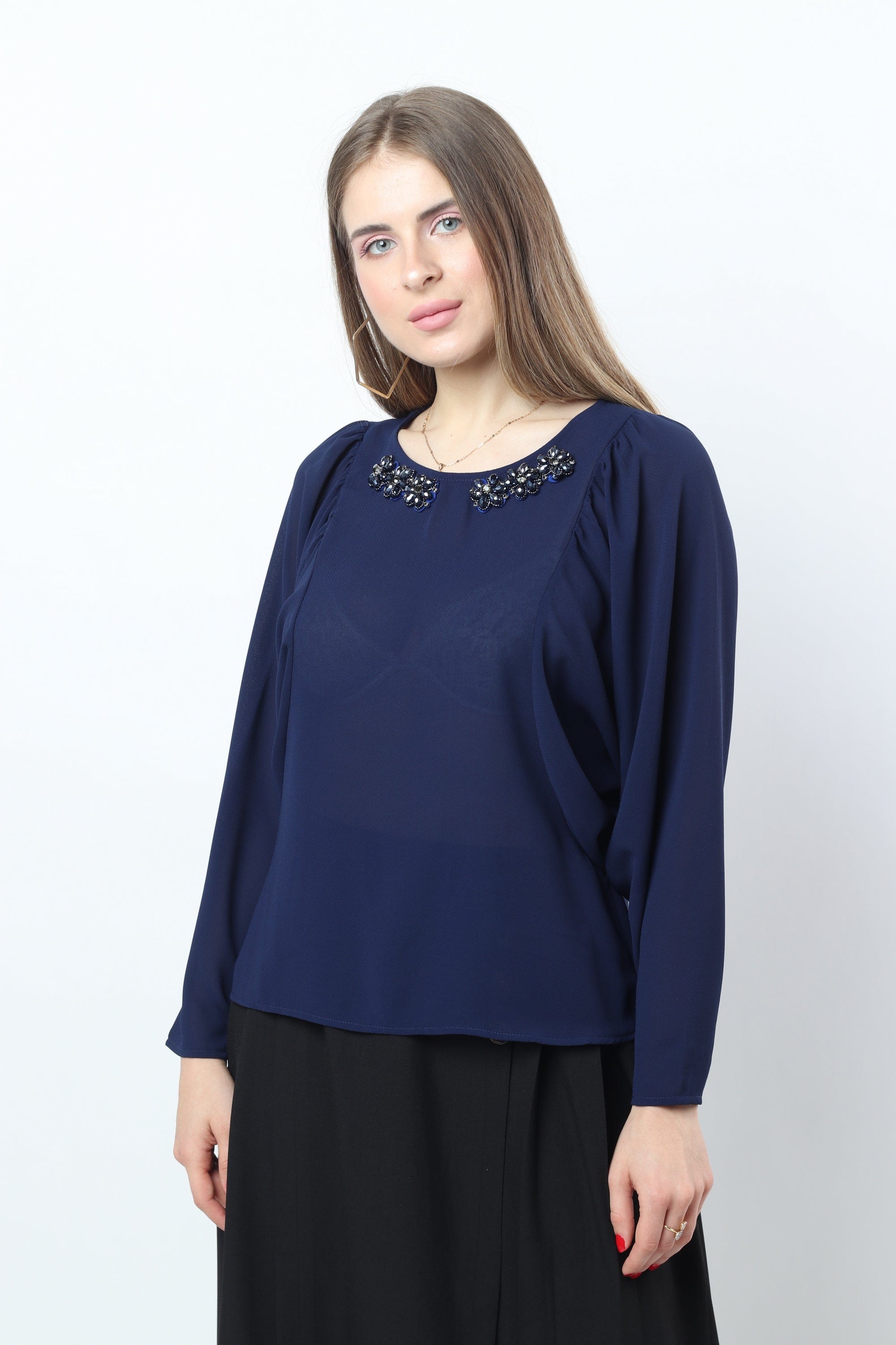 نتشي بلوزة نسائية مطرز من فتحة الصدر كم طويل نسائي